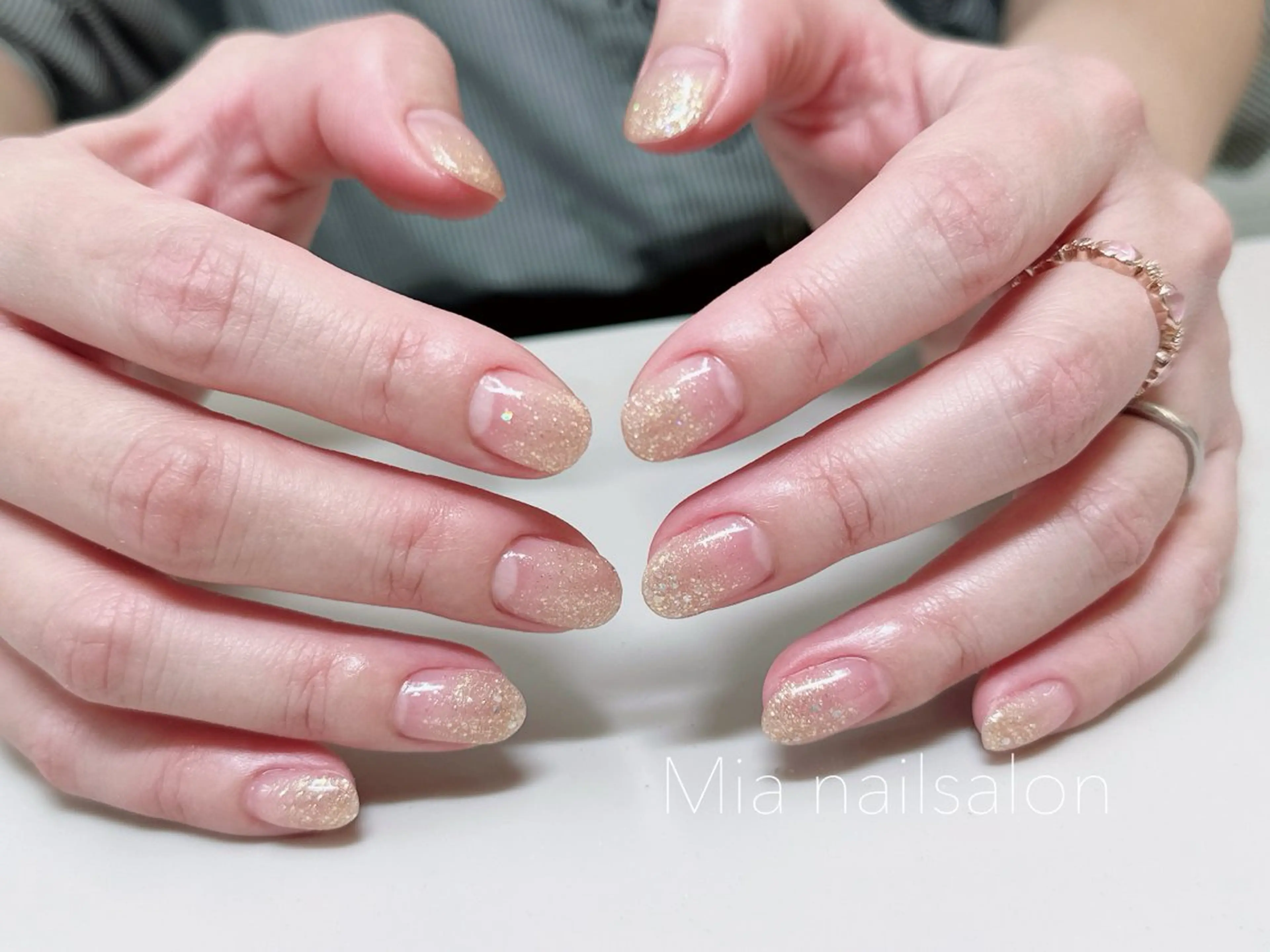 ネイル グラデーション ラメ(グリッター) ラメグラデーション ハンドネイル Mia 自宅ネイルサロンのネイルデザイン