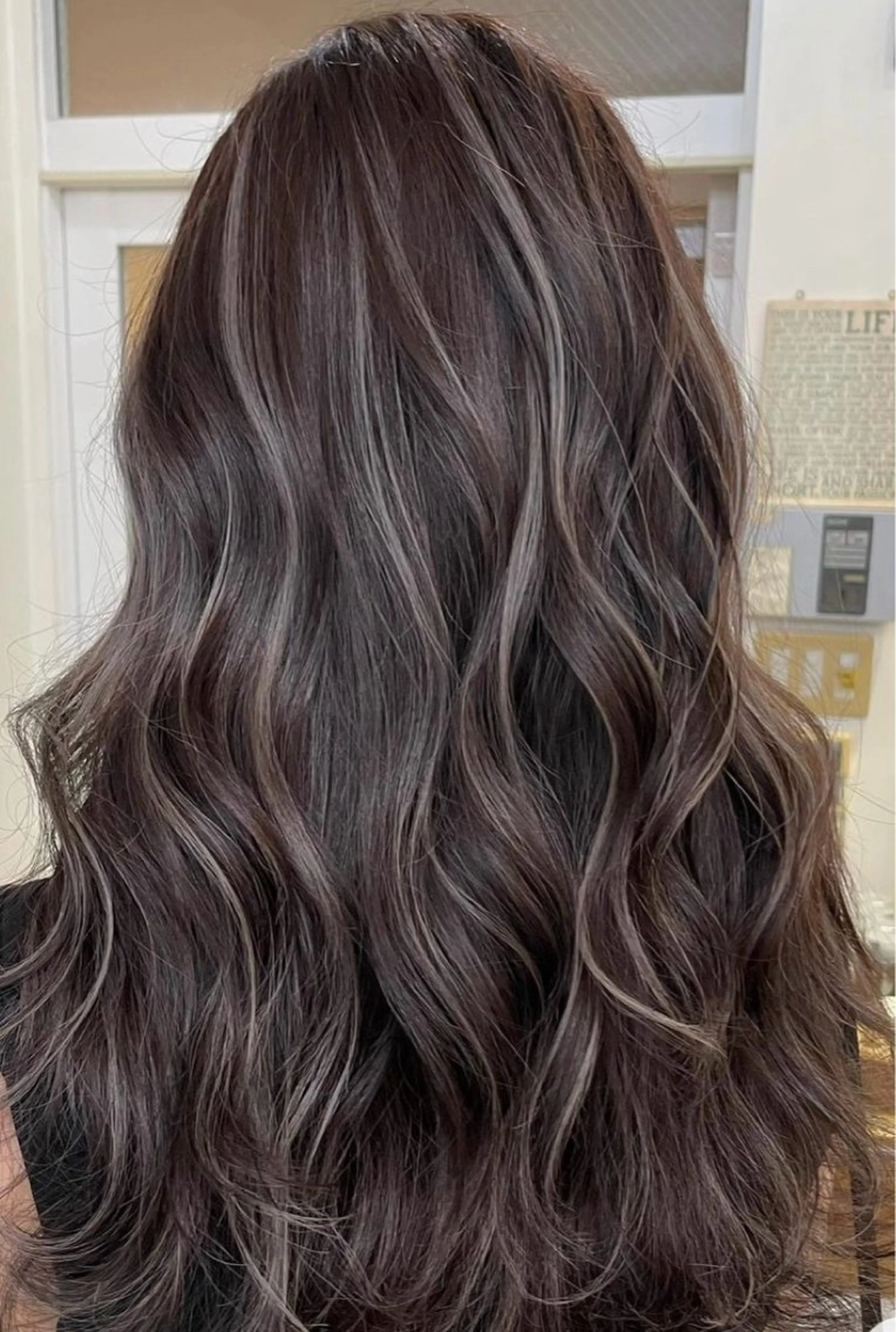 カラー 髙畑 璃音のヘアスタイル