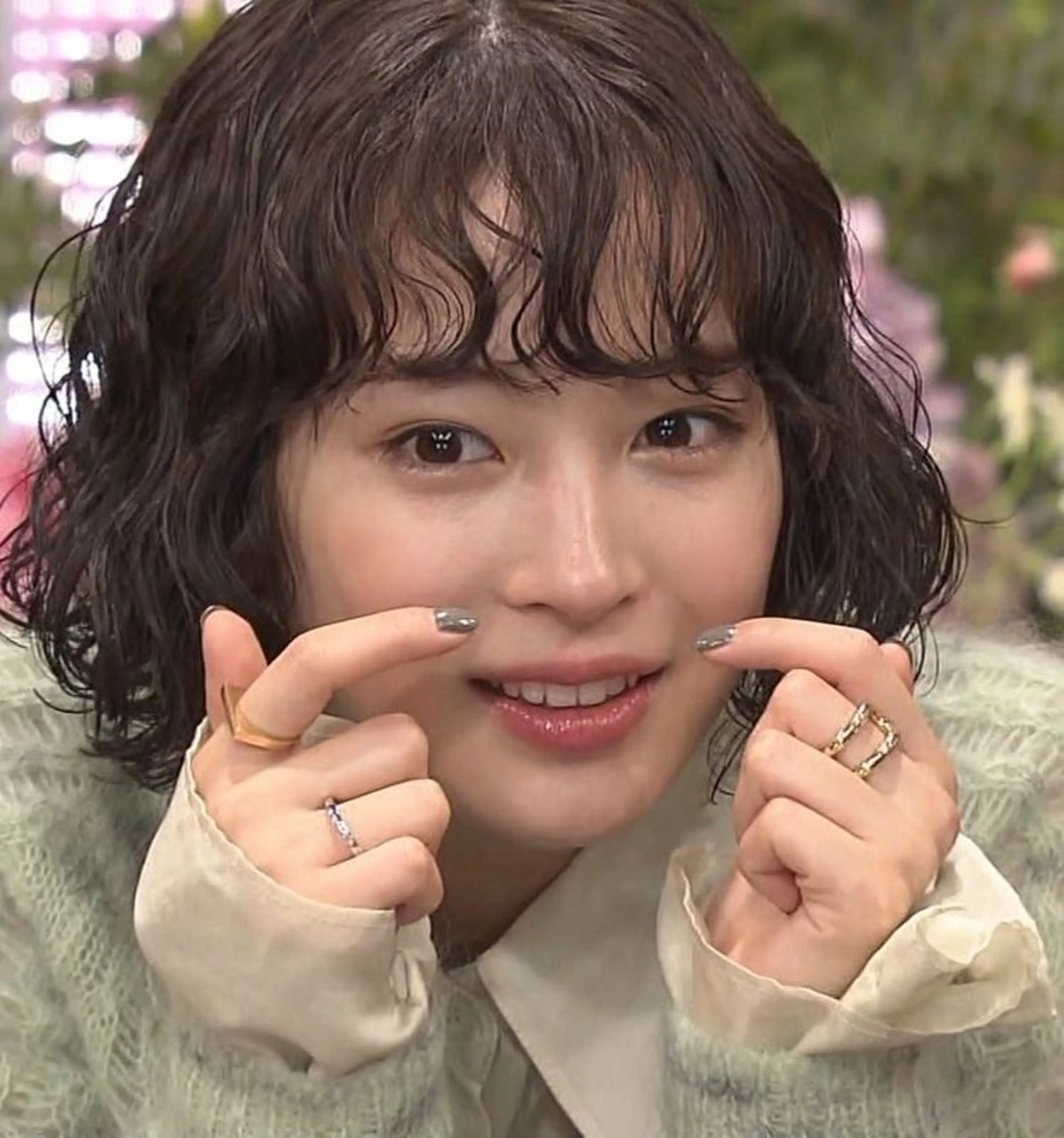 ミディアム パーマ ミディアムパーマ ナチュラル大人っぽい スタイル MAORIのヘアスタイル