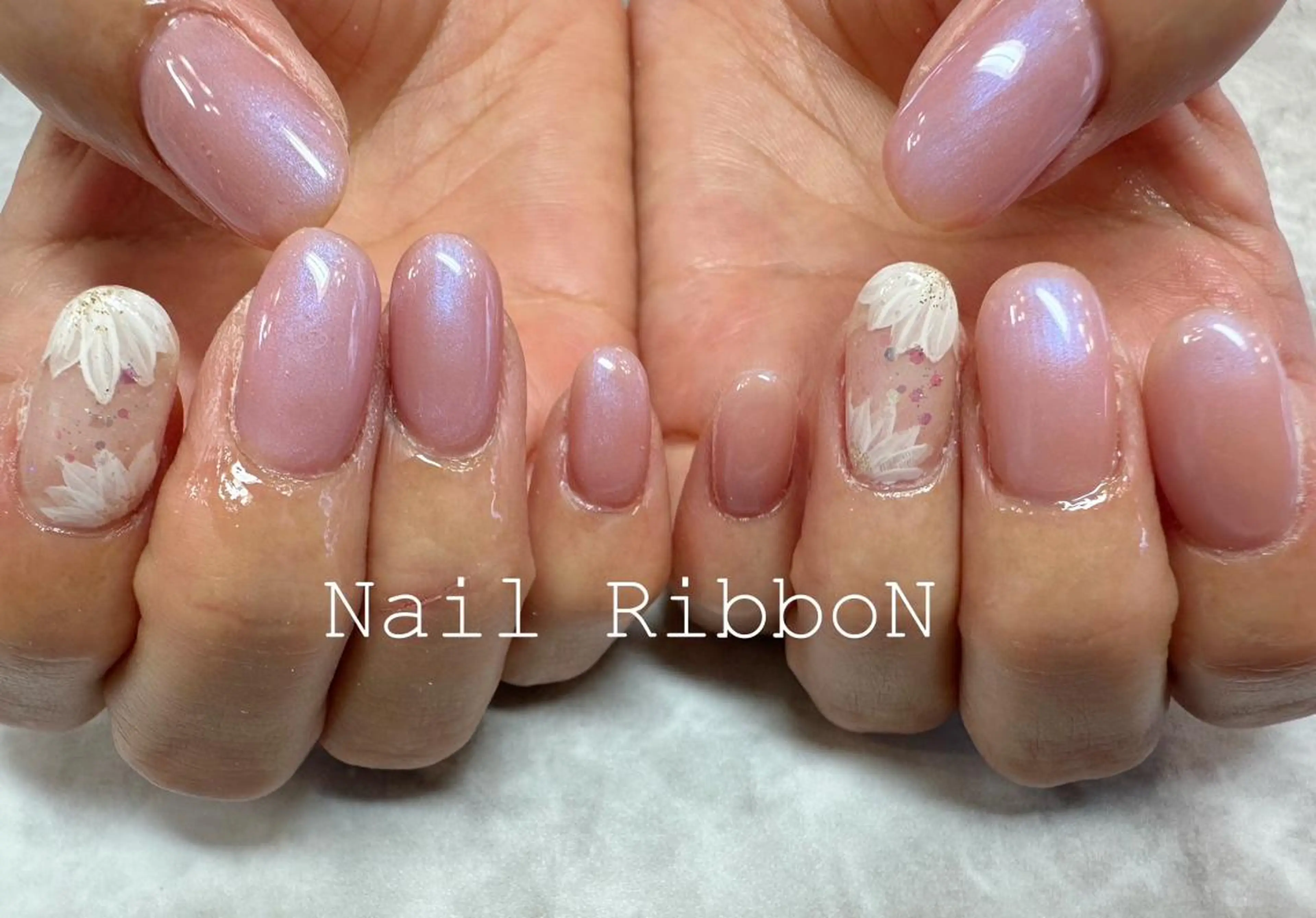 ネイル ネイルリボン 受付スタッフのネイルデザイン