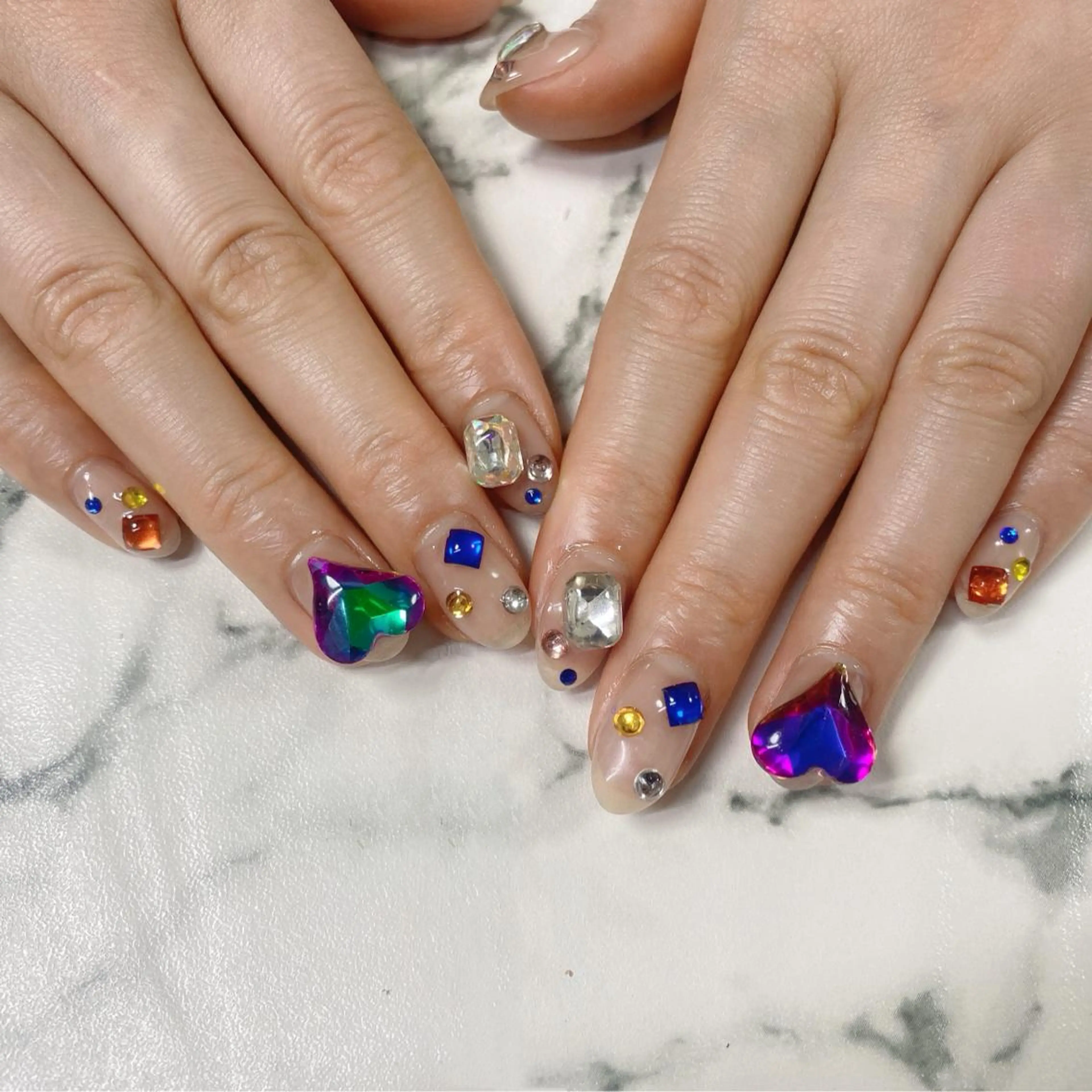 ロング カラー ネイル Q Free nailsのネイルデザイン