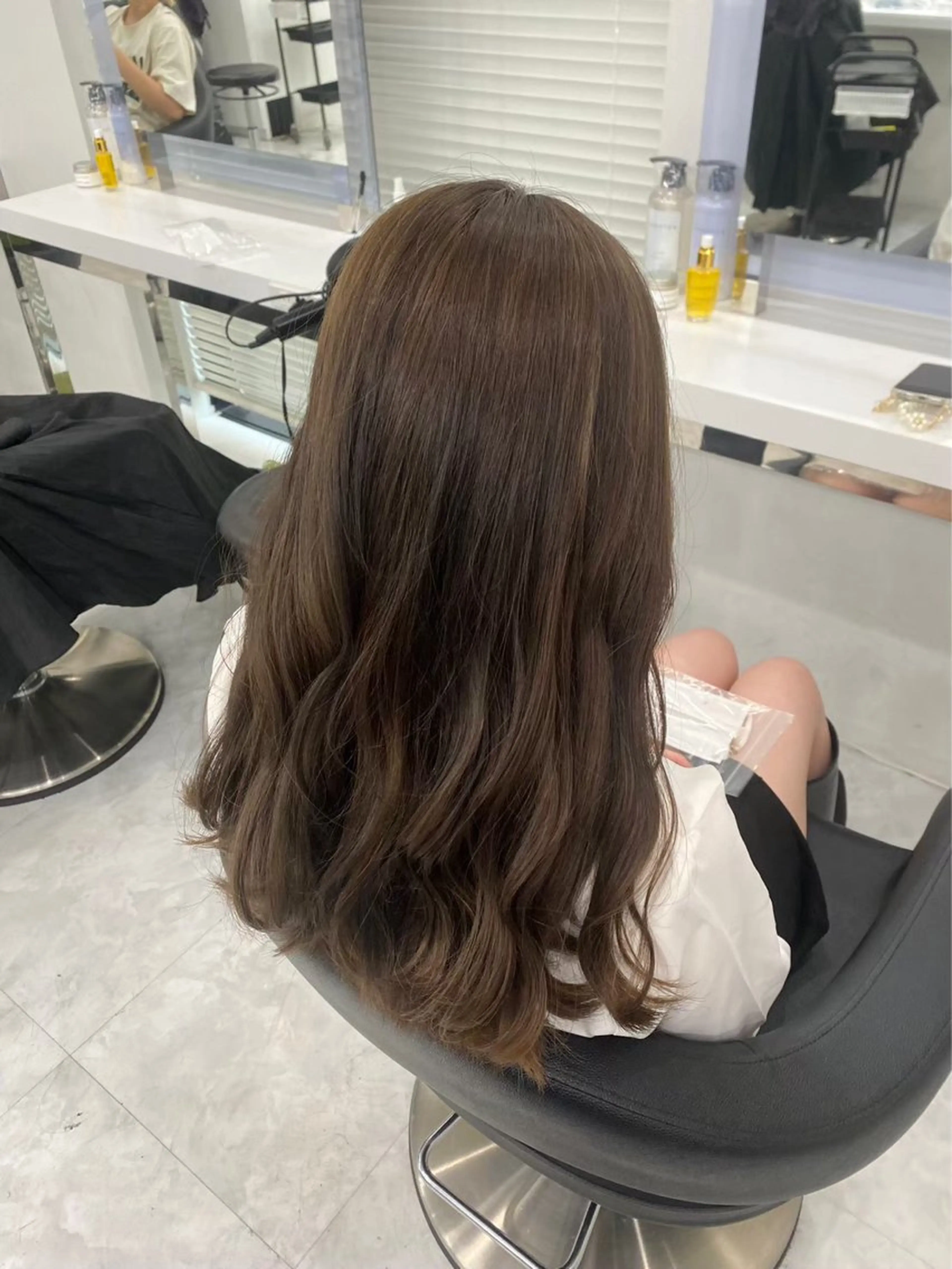 ロング メンズ ヘアカラー トリートメント 艶感ミルクティー🤍 色落ち綺麗🤍ともやのヘアスタイル