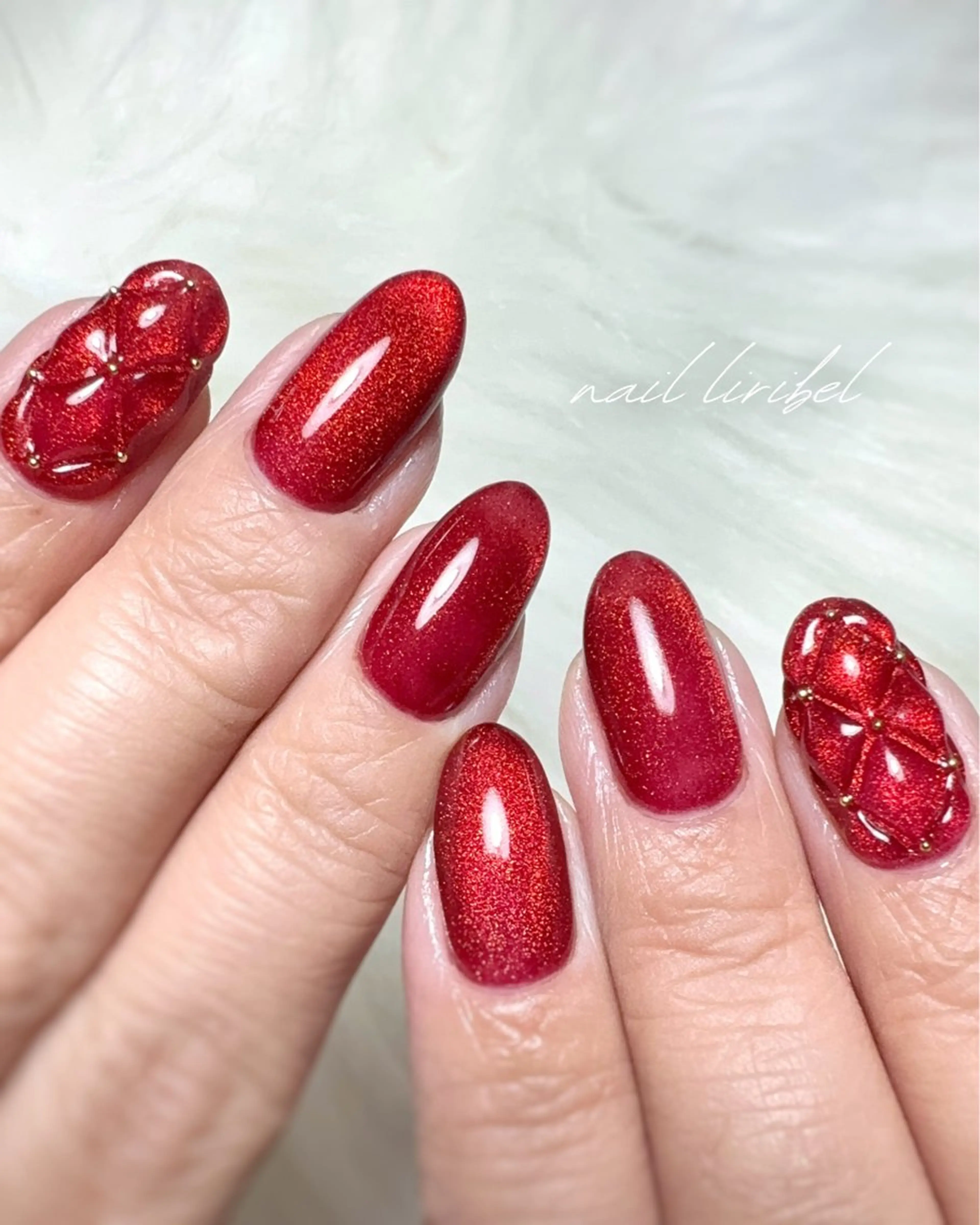 ネイル アートネイル マグネットネイル ワンカラーネイル 赤色 ハンドネイル Nail Liribelのネイルデザイン