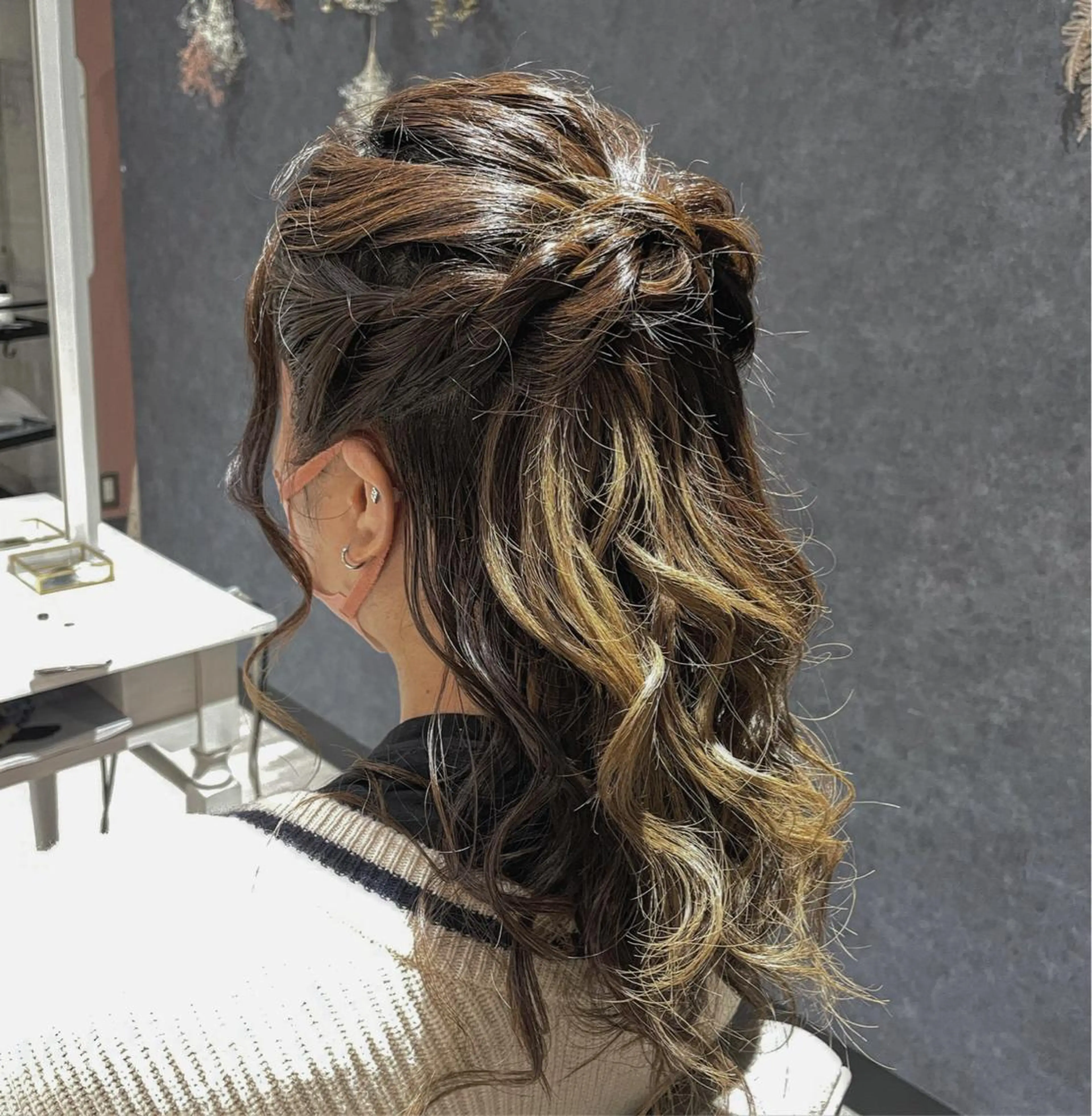 ミディアム ヘアアレンジ ハーフアップ ヘアセット Hair Labo ASH所属・Hair Labo ASH  あみん♡のヘアスタイル