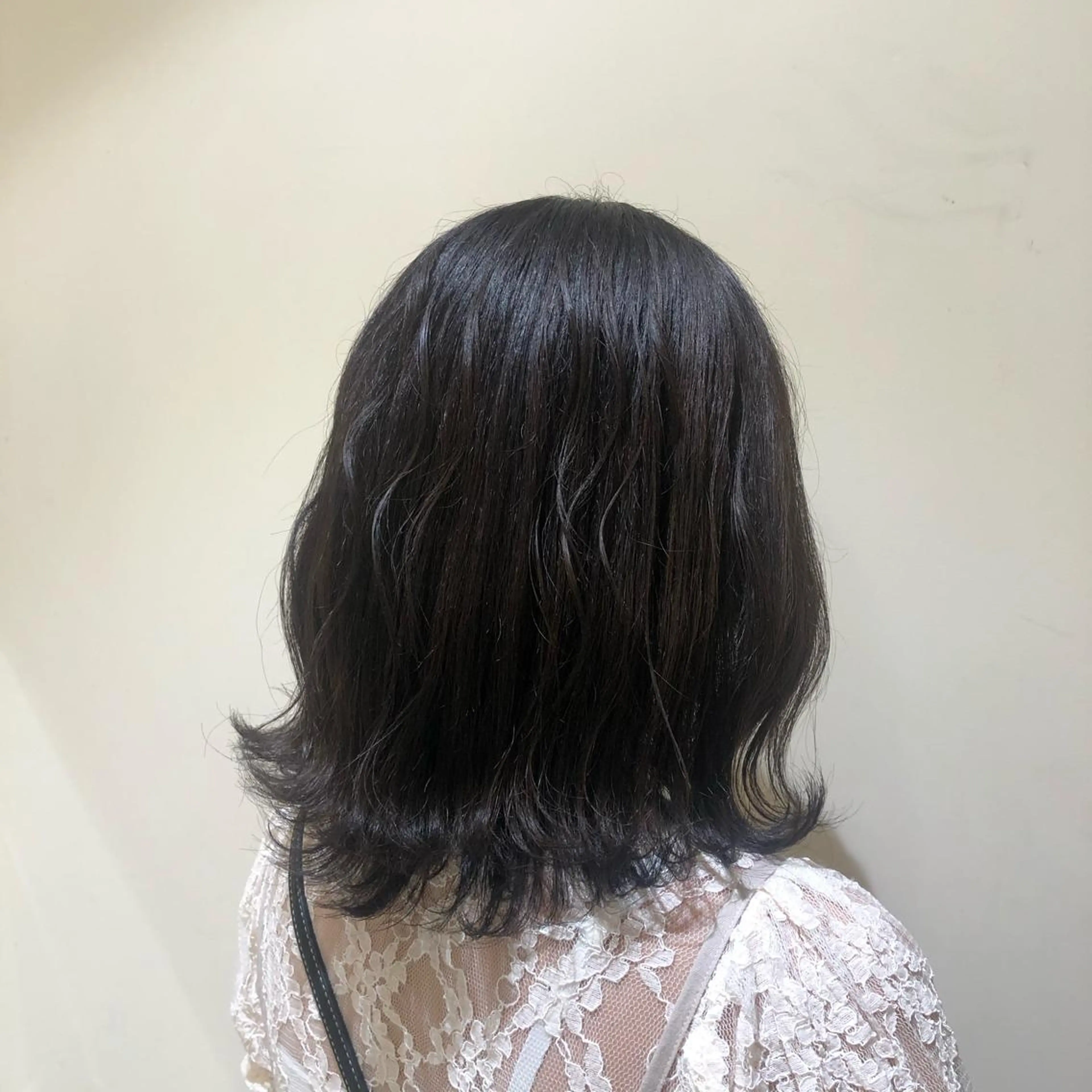 セミロング カラー 佐久間 成恵のヘアスタイル