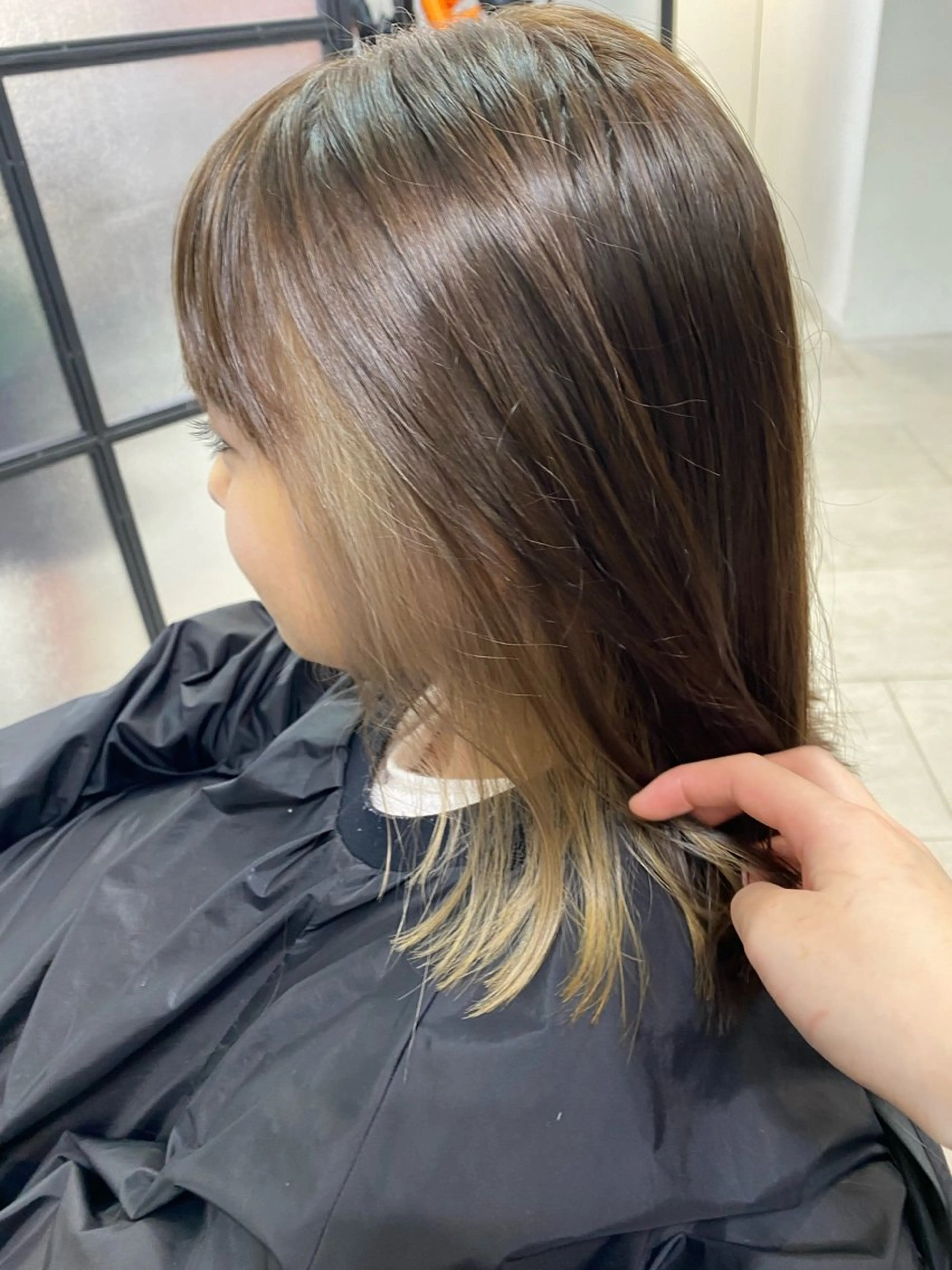 ミディアム アッシュ ヘアカラー トリートメント 月野涼風 /レイヤーカットのヘアスタイル