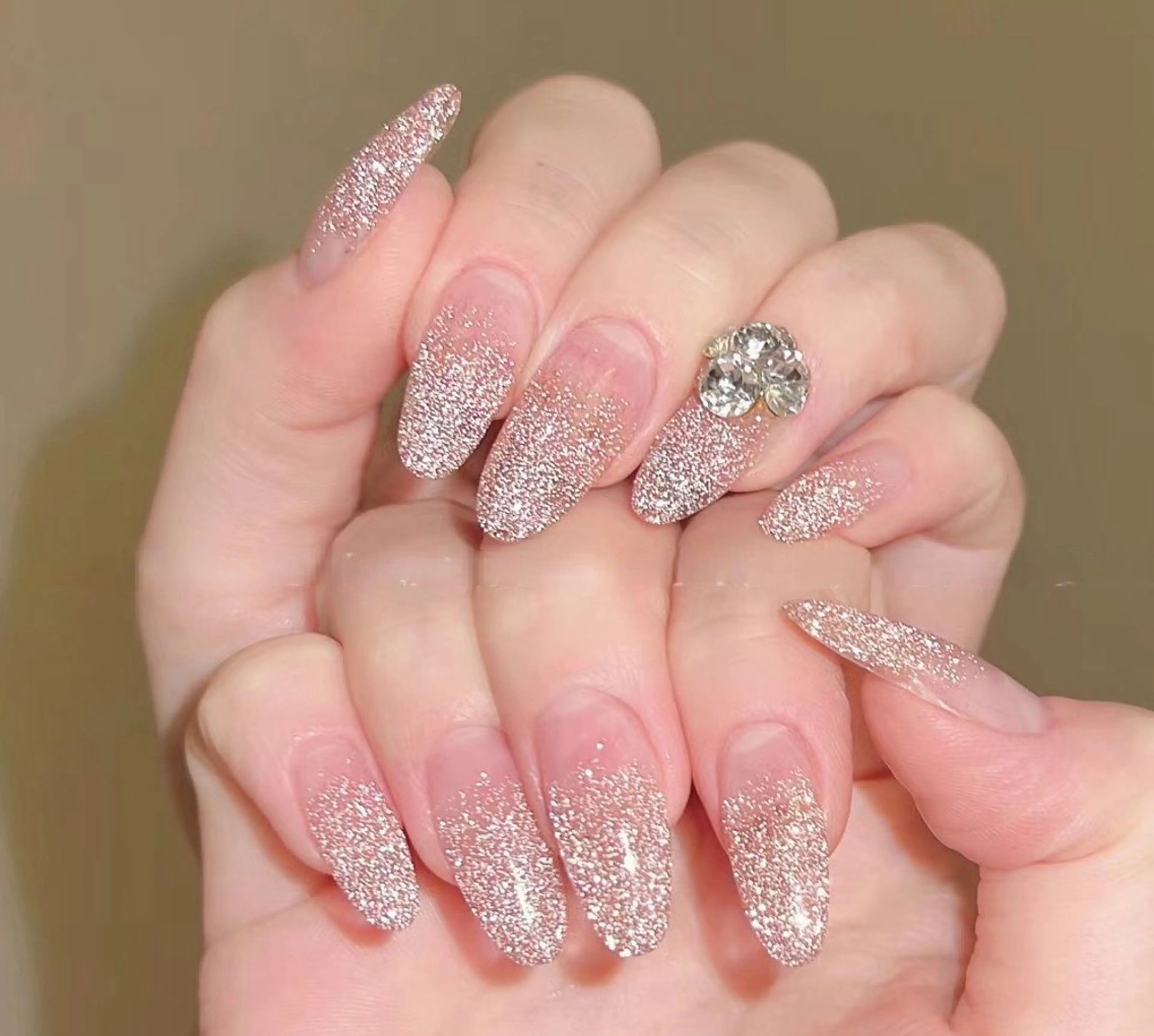 ネイル ハンドネイル ハンドケア pink ladyサロン所属・べ にのネイルデザイン