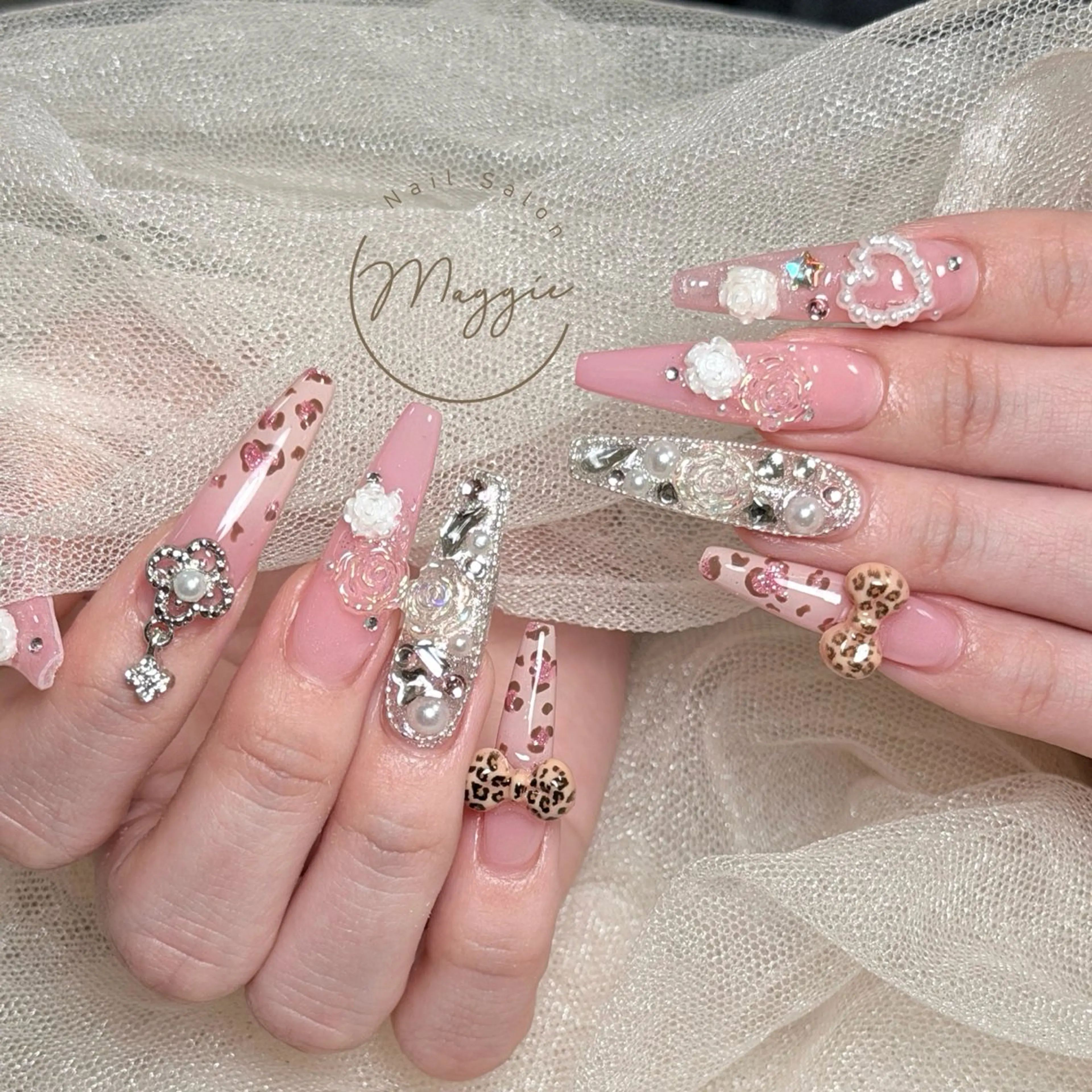 ネイル Maggie Nail🦩のネイルデザイン