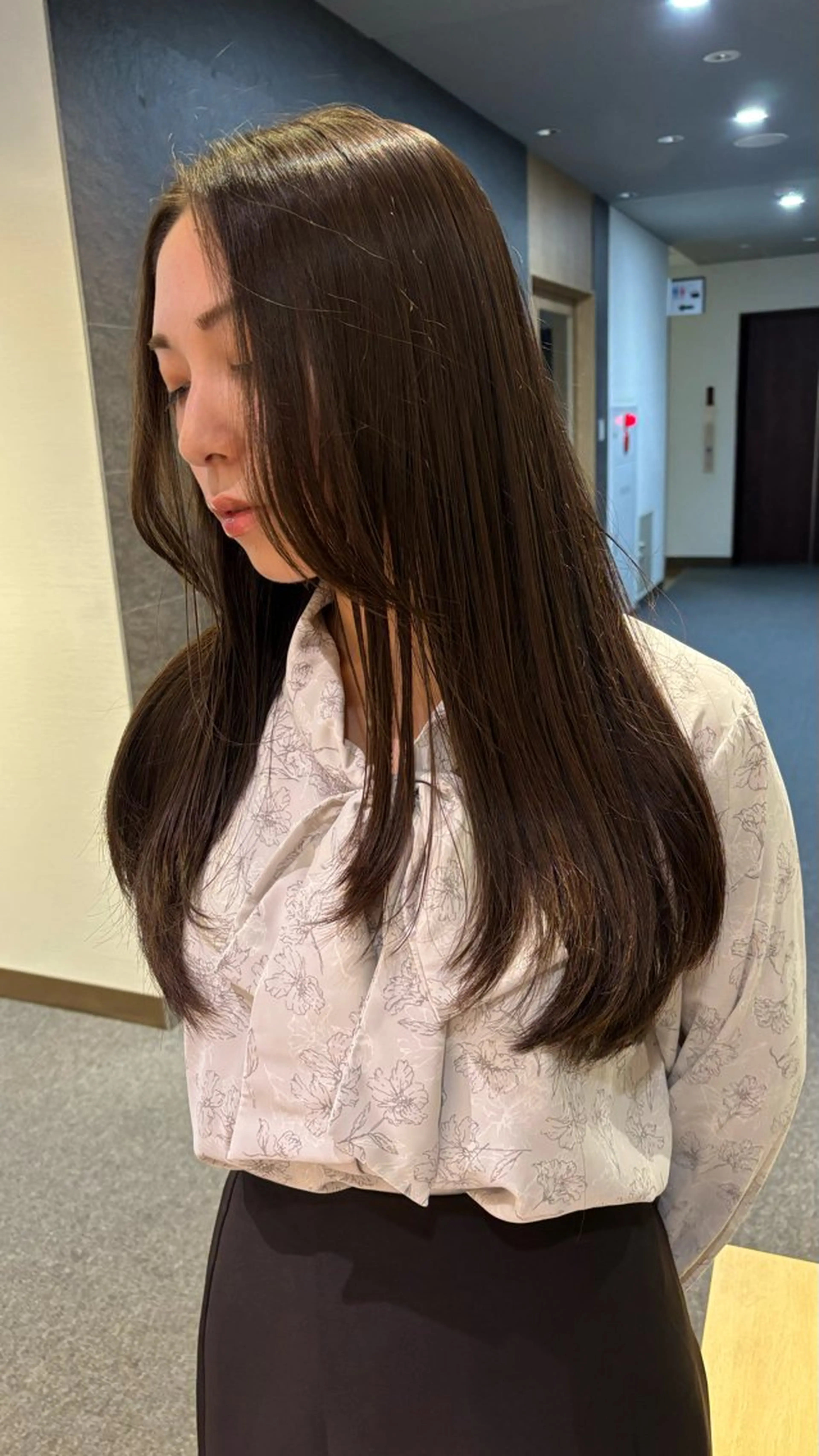 ロング レイヤーカット カット ゆい/パーマ/レイヤ ー/似合わせカラーのヘアスタイル