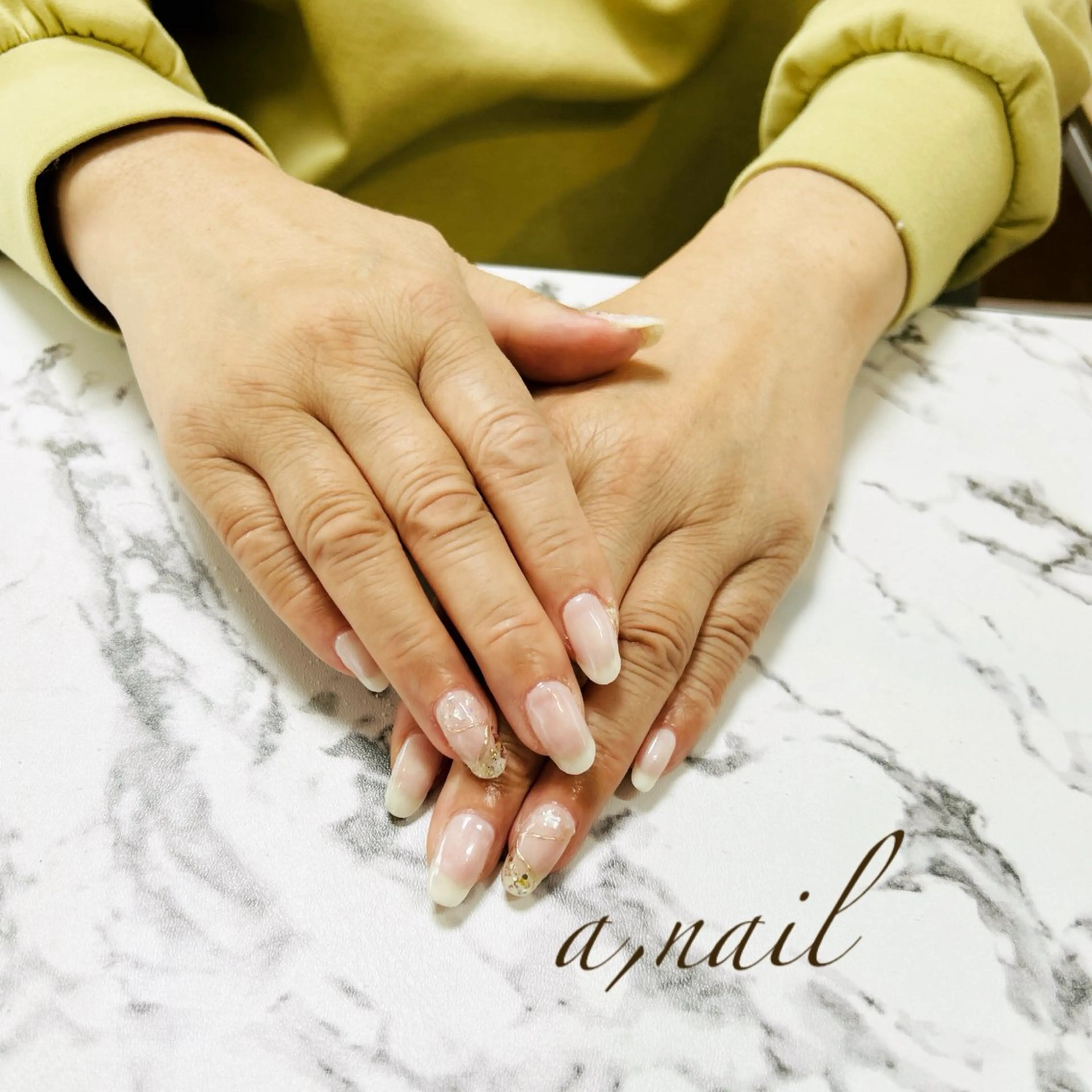 ネイル キラキラネイル ミラーネイル シンプルネイル ハンドネイル ネイルサロン エーネイルのネイルデザイン