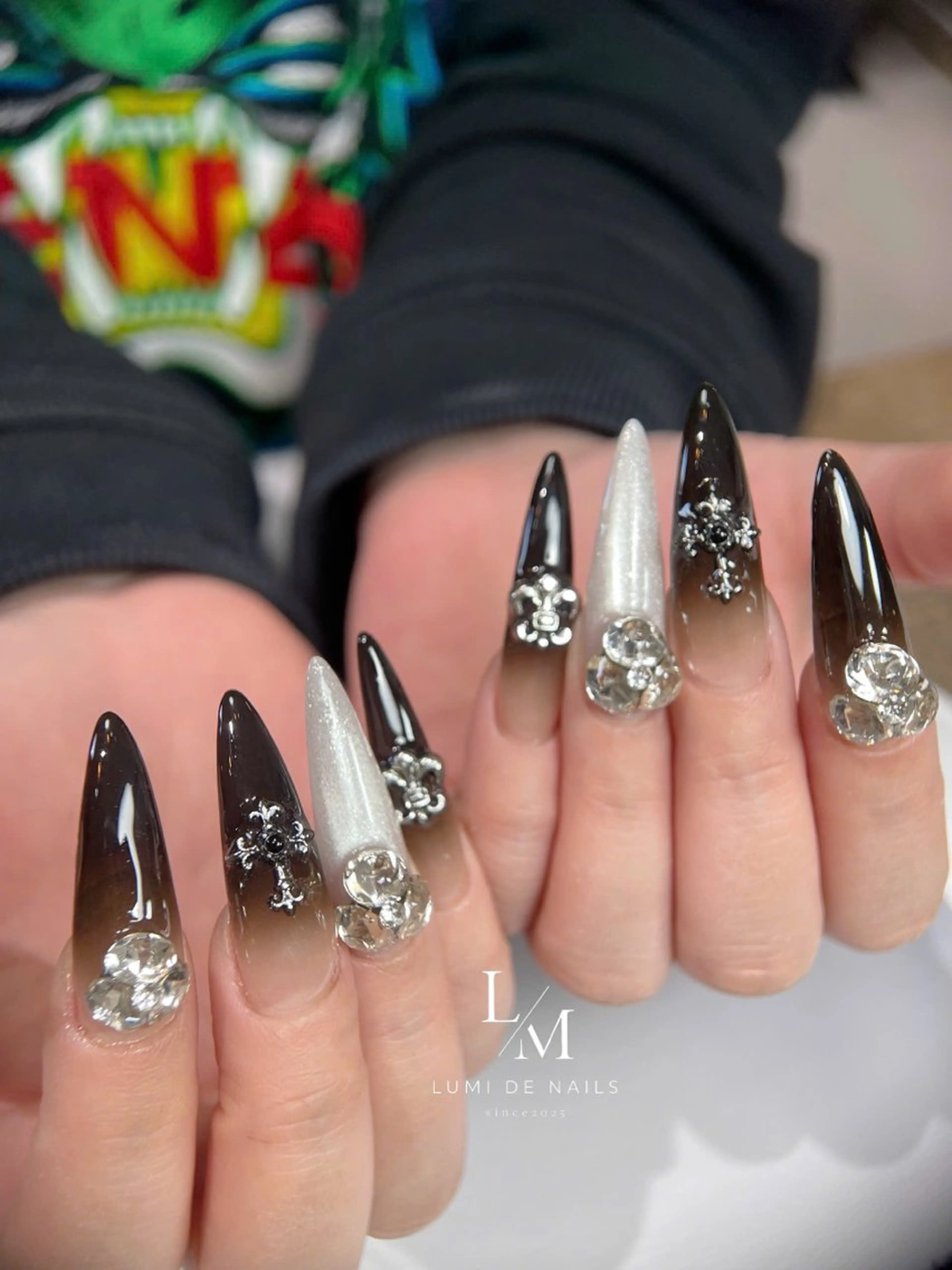 ネイル グラデーション ラメ(グリッター) マグネットネイル ミラーネイル ニュアンスネイル ハンドネイル Lumi de nailsのネイルデザイン