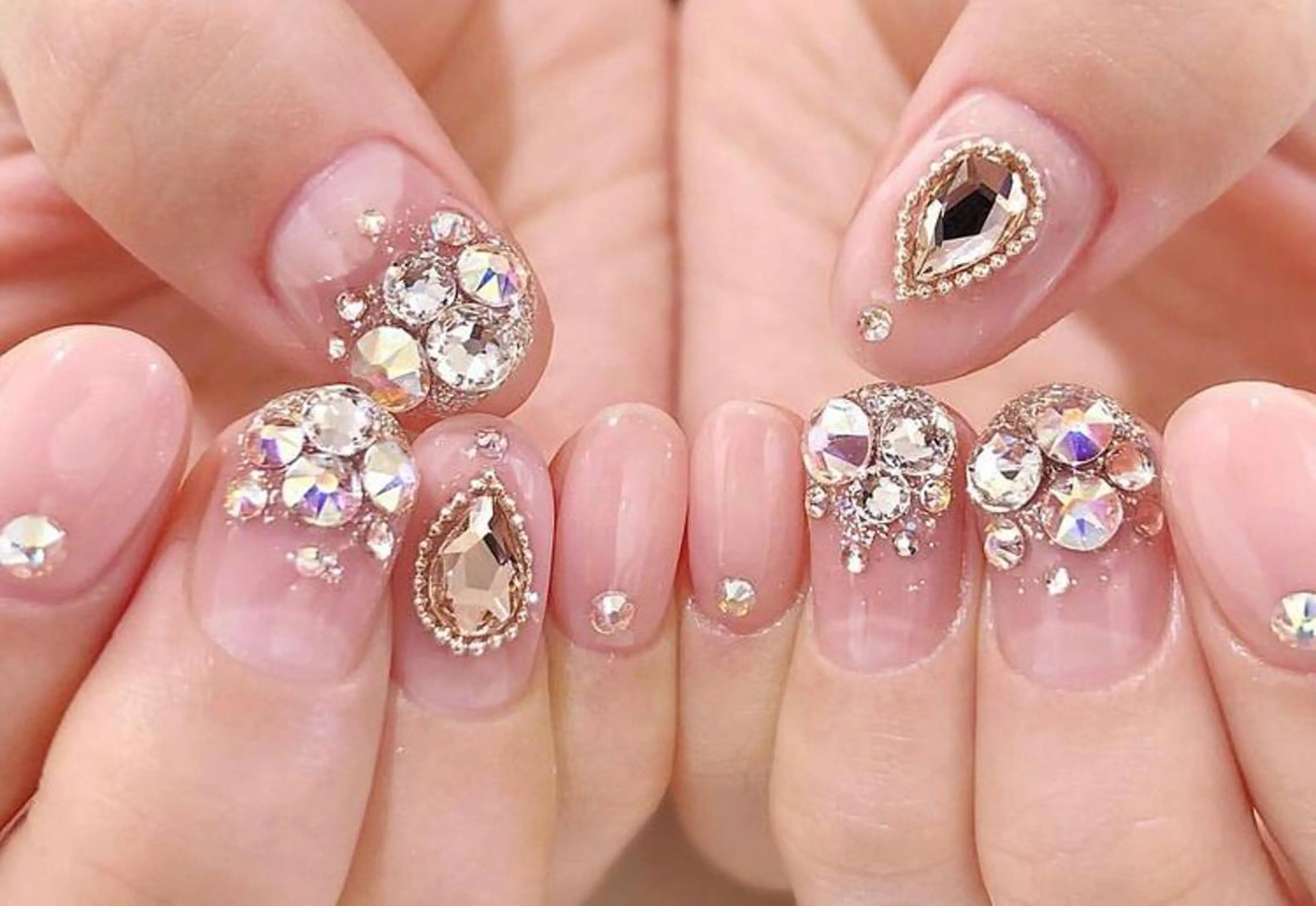 🌟✨🌈💎有料パーツつけ放題~(ソフトジェルオフ込み)🌟✨💎スワロフスキーストーン、大きいビジューストーンも👌の写真