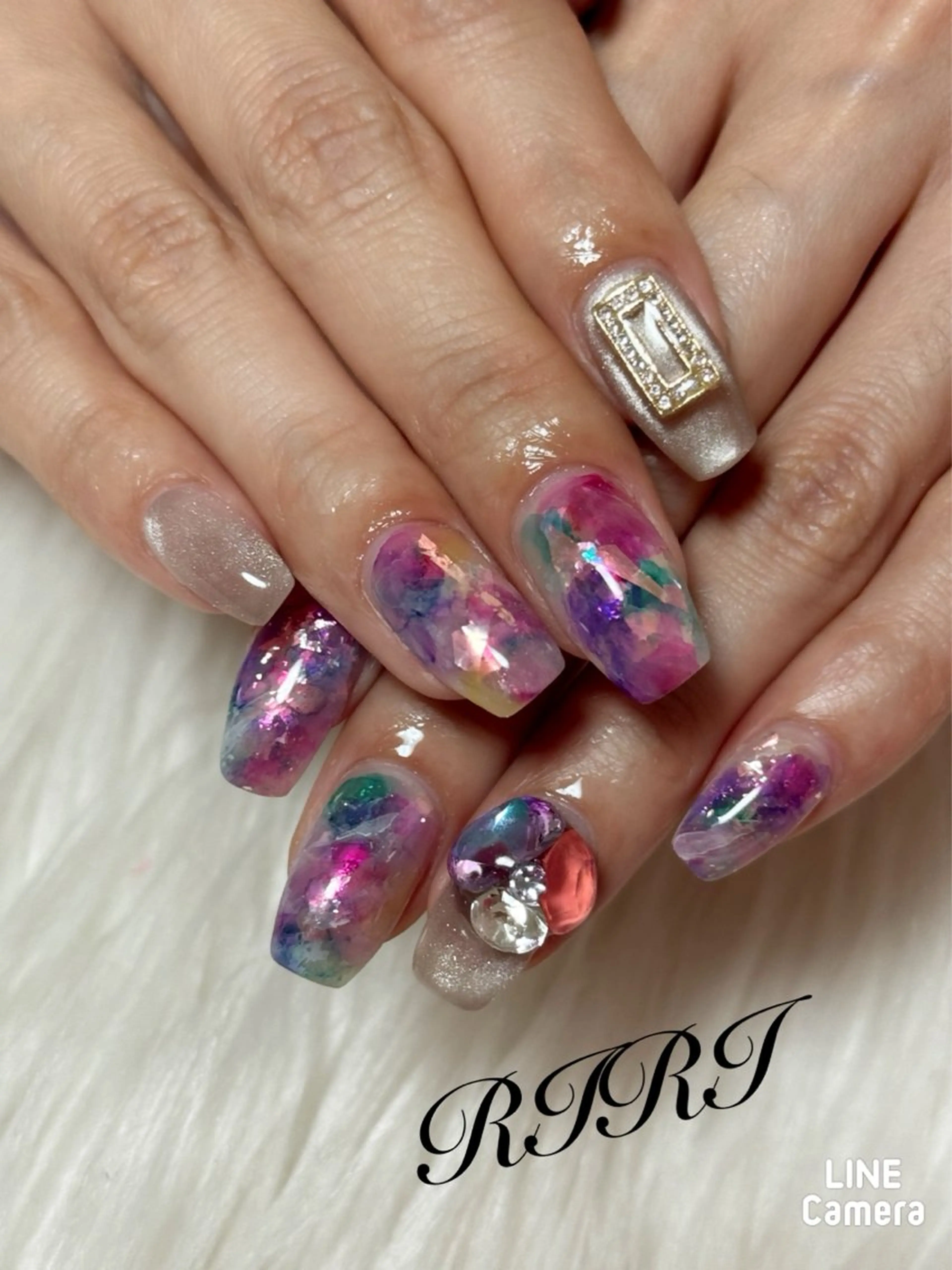 ネイル ジェルネイル キラキラネイル 韓国ネイル マグネットネイル オフィスネイル ハンドネイル riri オーナーのネイルデザイン