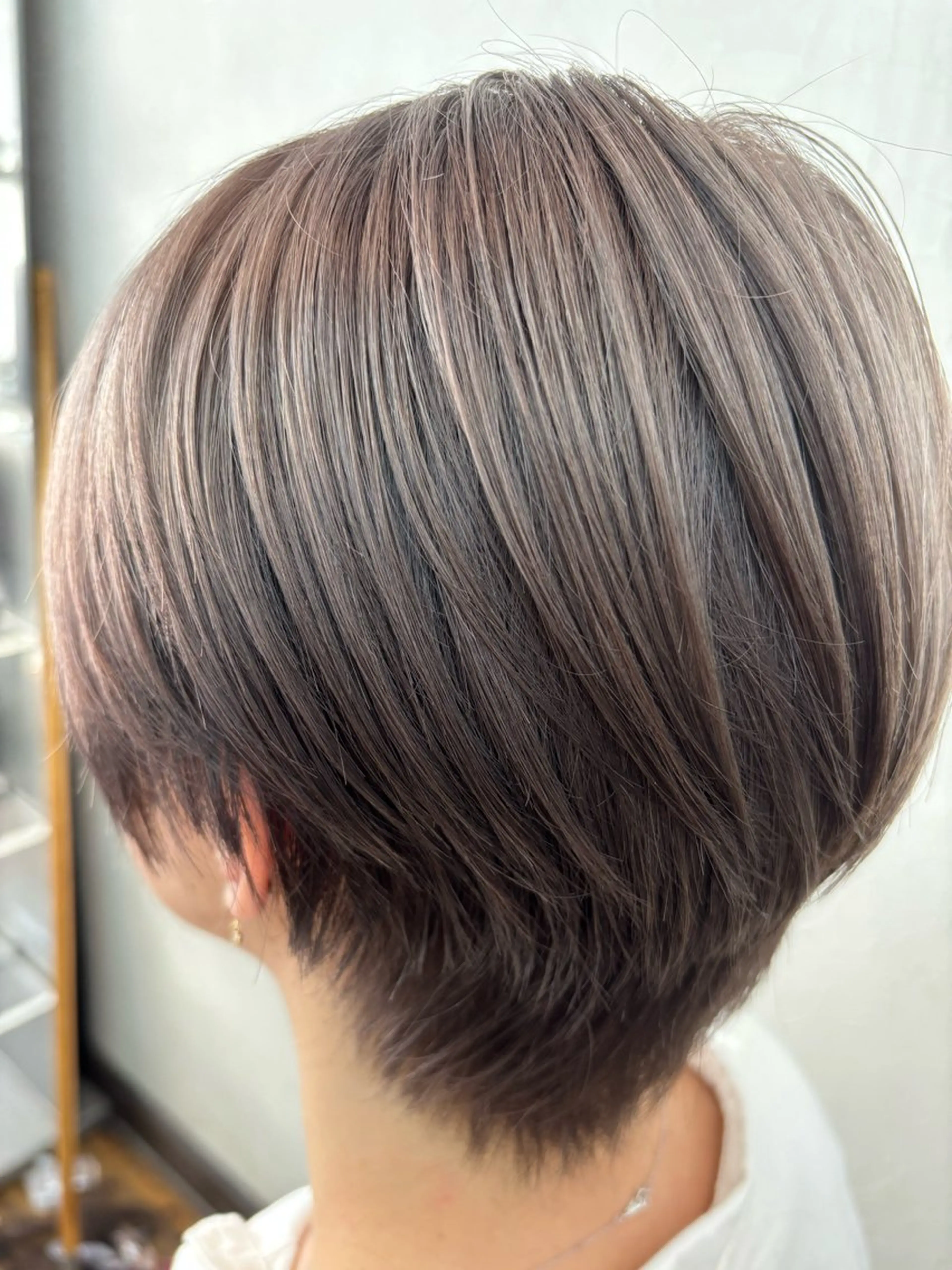 ショート カラー ベージュカラー ブリーチ IDo21いど美容室 勝井友恵のヘアスタイル