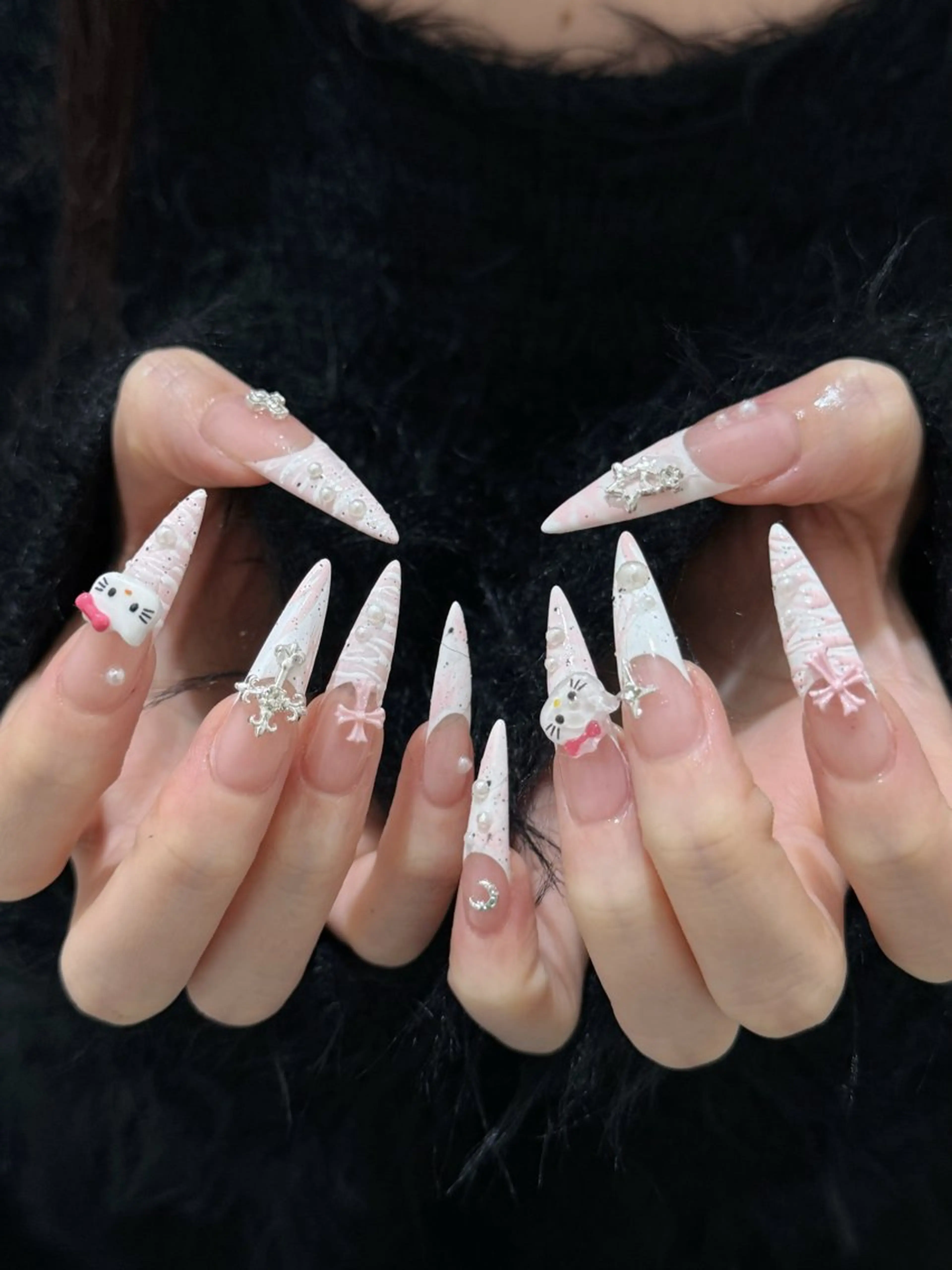 ネイル チークネイル ドット フレンチネイル グラデーション ハート ハンドネイル ハンドケア Eli Nails 新宿のネイルデザイン