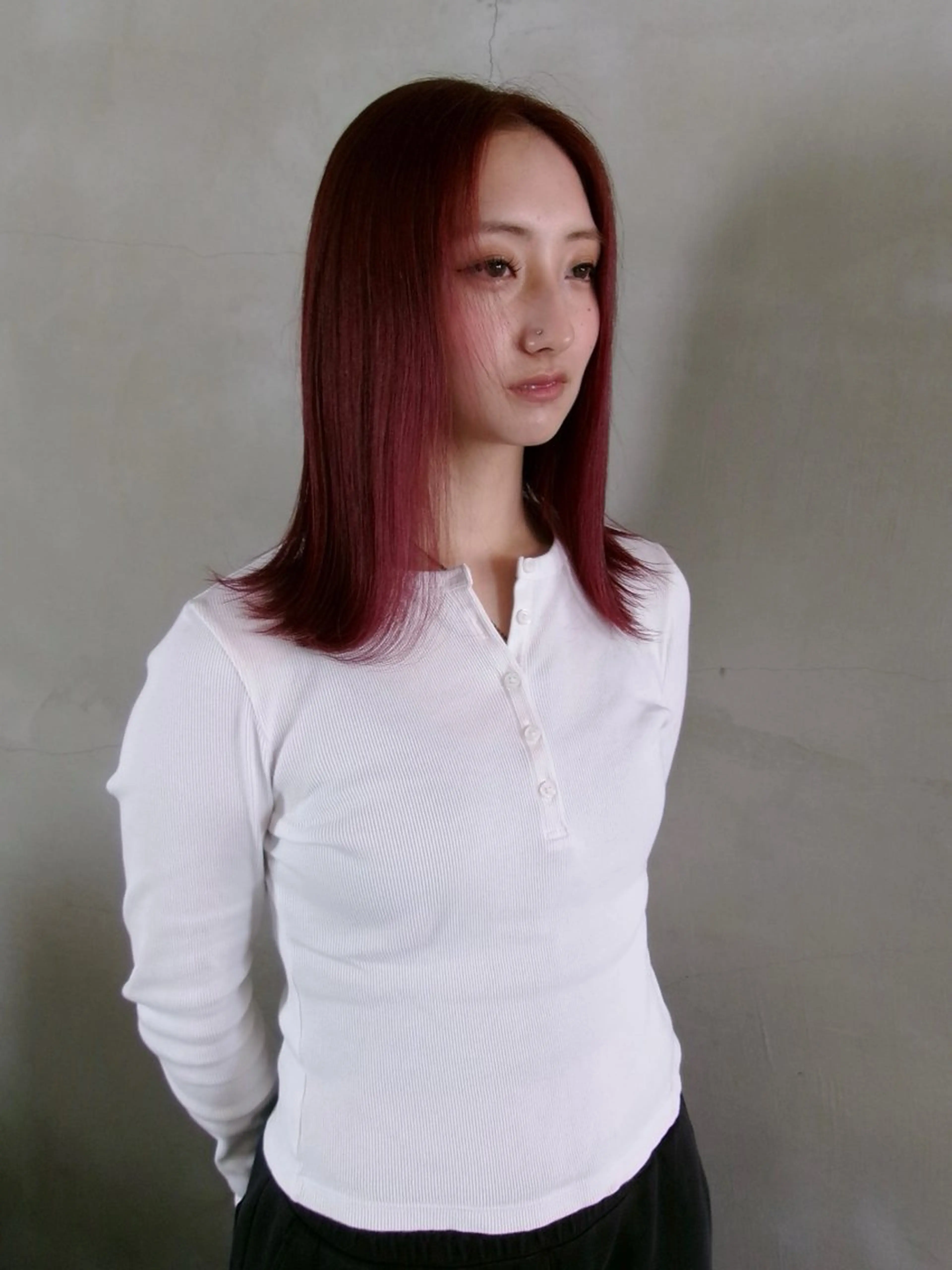 ミディアム カラー ブリーチ ブリーチなしカラー レッドカラー ヘアカラー 林　蓮／レイヤー /透明感カラーのヘアスタイル