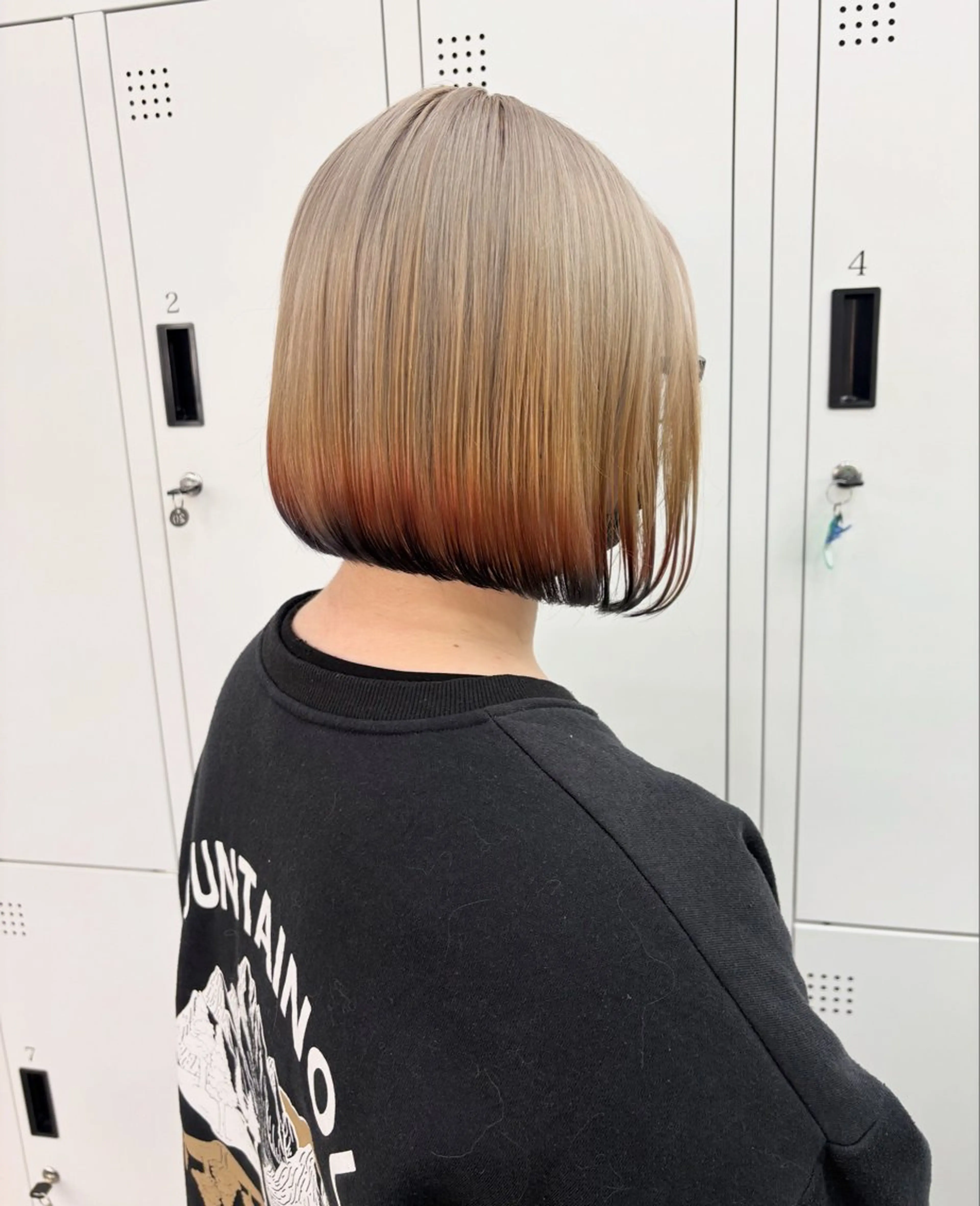 ミディアム ヘアカラー 綾乃/デザインカラー /ハイトーン/ボブのヘアスタイル