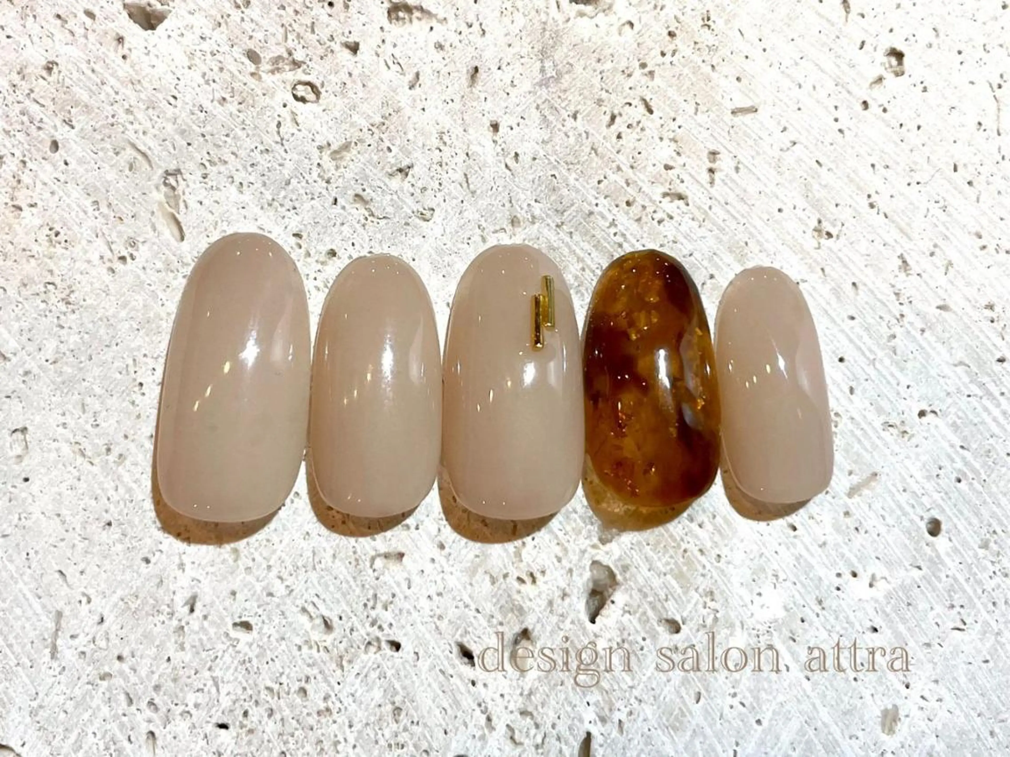 ネイル シンプルネイル ハンドネイル 根津 綾子のネイルデザイン