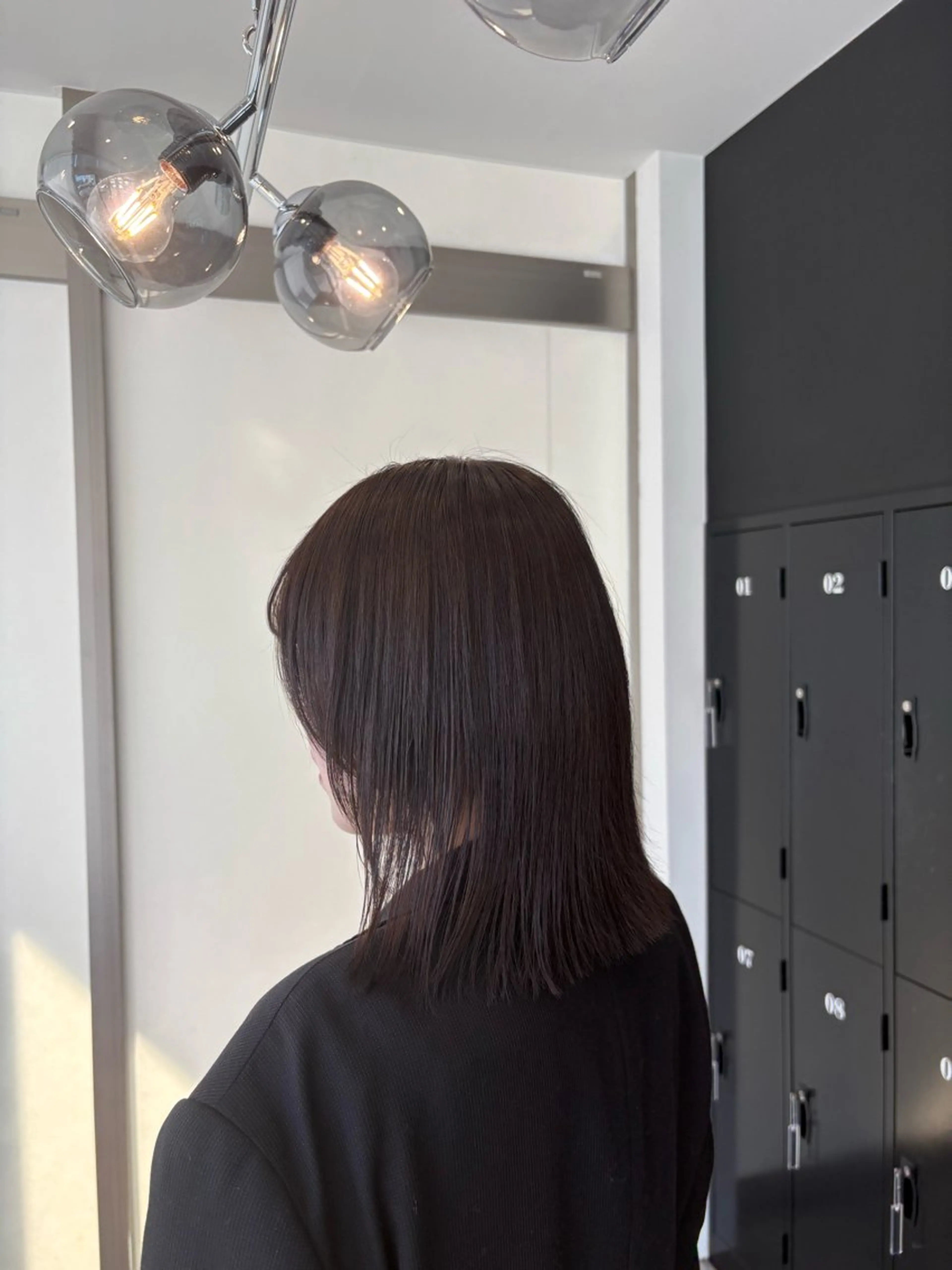 ミディアム 善財 康葵のヘアスタイル