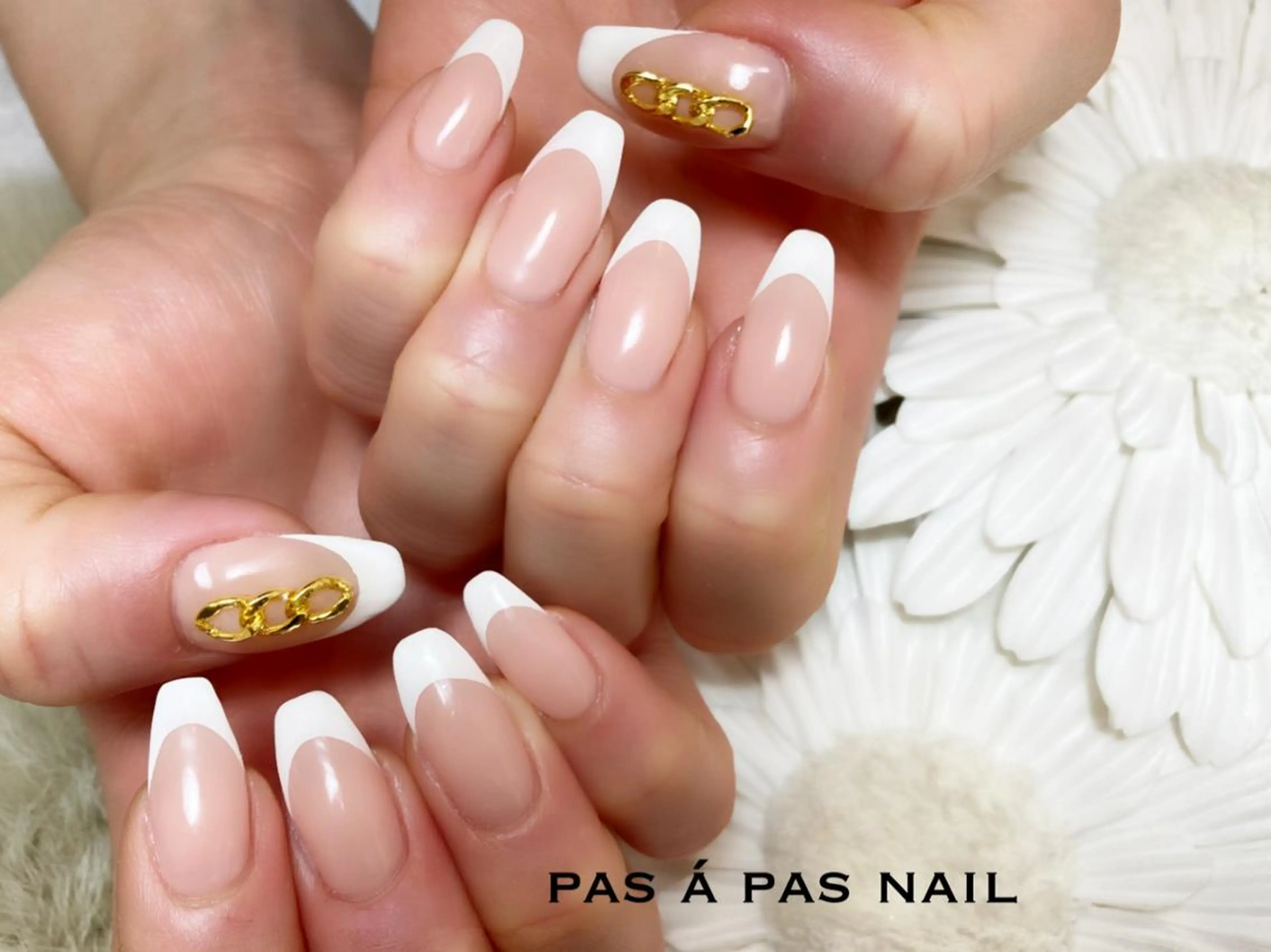 ネイル Yakko pas á pasのネイルデザイン