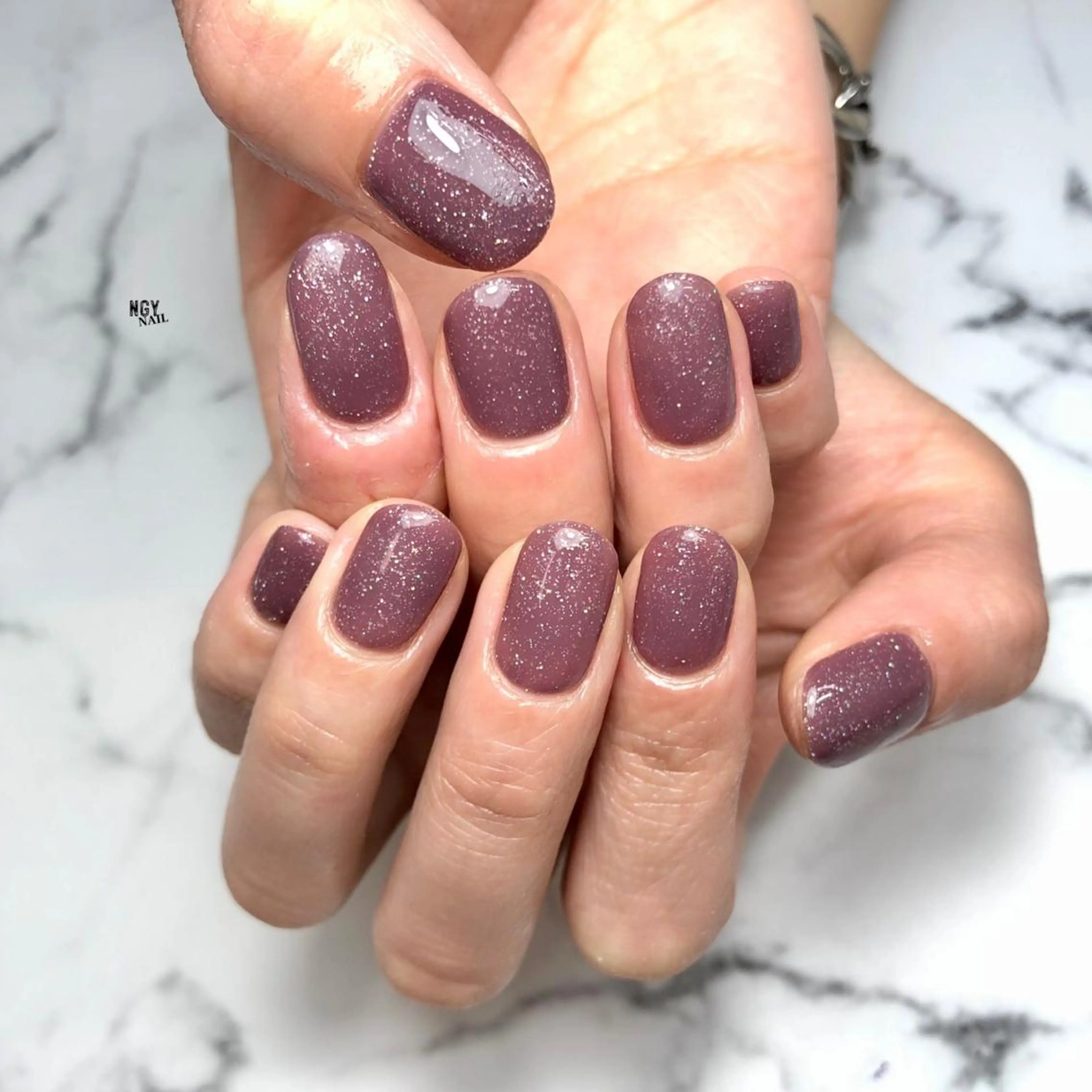 ネイル ラメ(グリッター) ワンカラーネイル パープル シンプルネイル ハンドネイル NAIL NOWのネイルデザイン