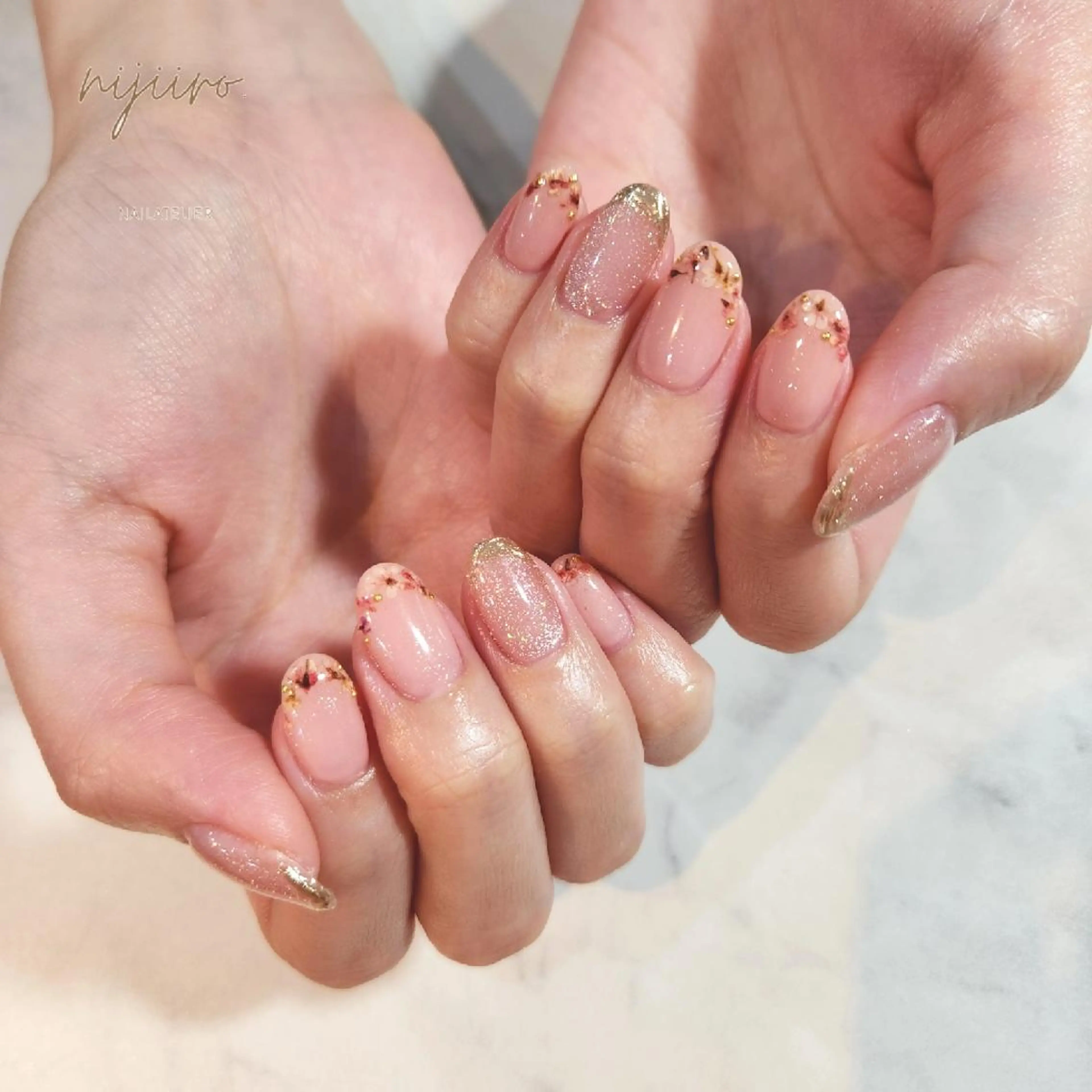 ネイル フラワーネイル フレンチネイル ハンドネイル nailatelier nijiiro.所属・nijiiro🌈 サトウのネイルデザイン