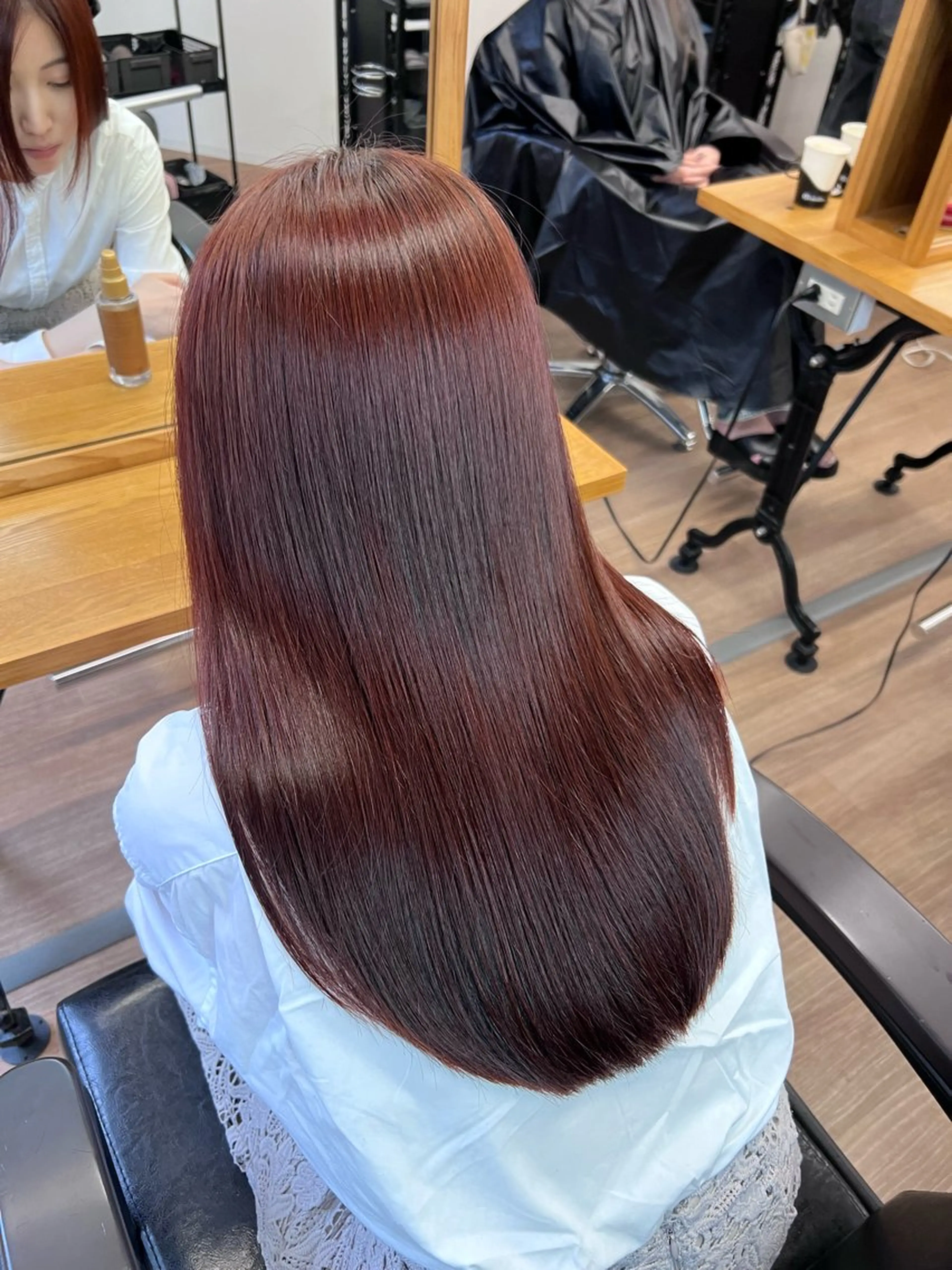 ロング カラー ブリーチ ブリーチなしカラー レッドカラー 武田涼レイヤーカット 髪質改善×縮毛矯正のヘアスタイル