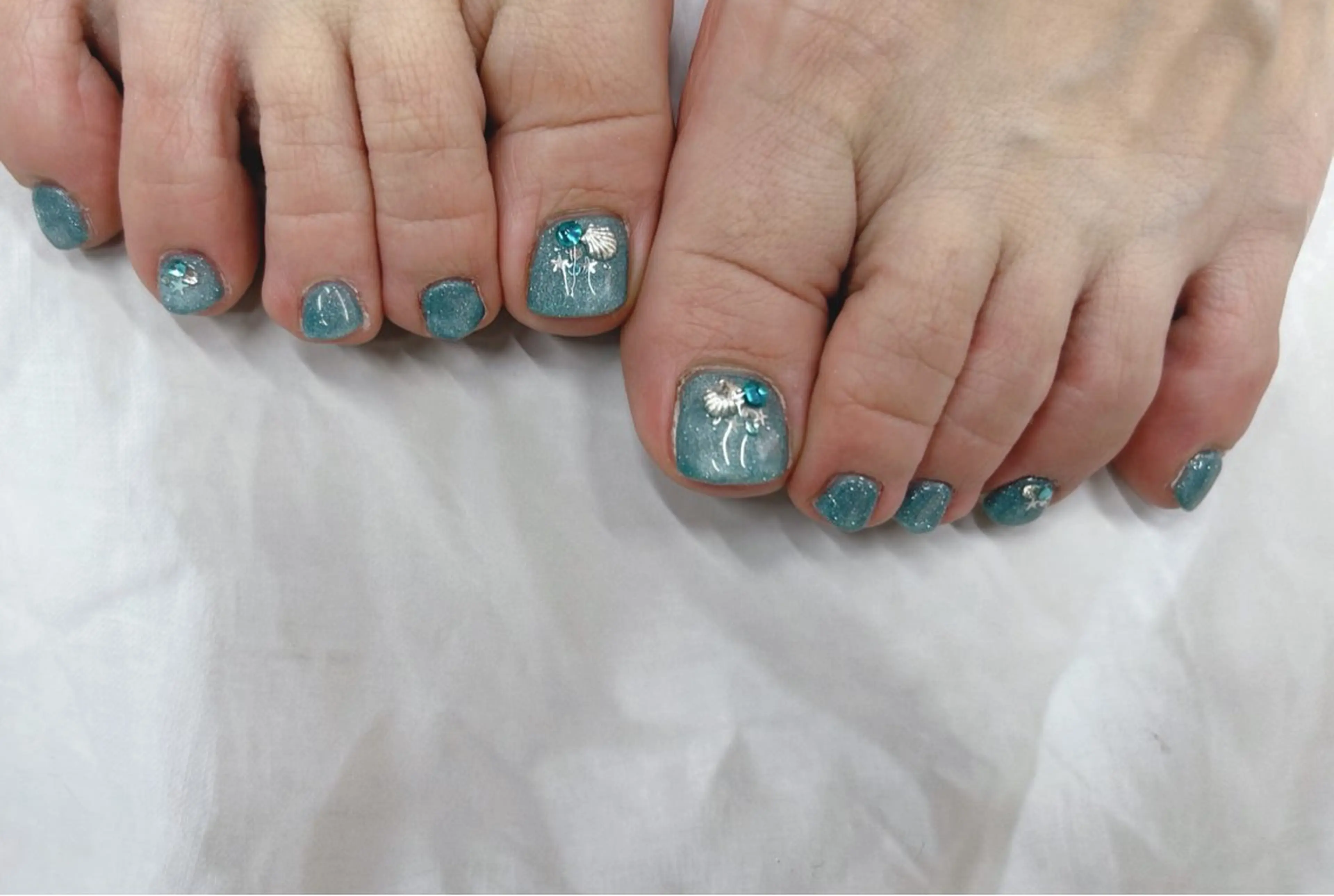 ネイル フットネイル ストーンネイル フットネイル Nail Salon agré所属・agré ネイルサロン　アグレのネイルデザイン