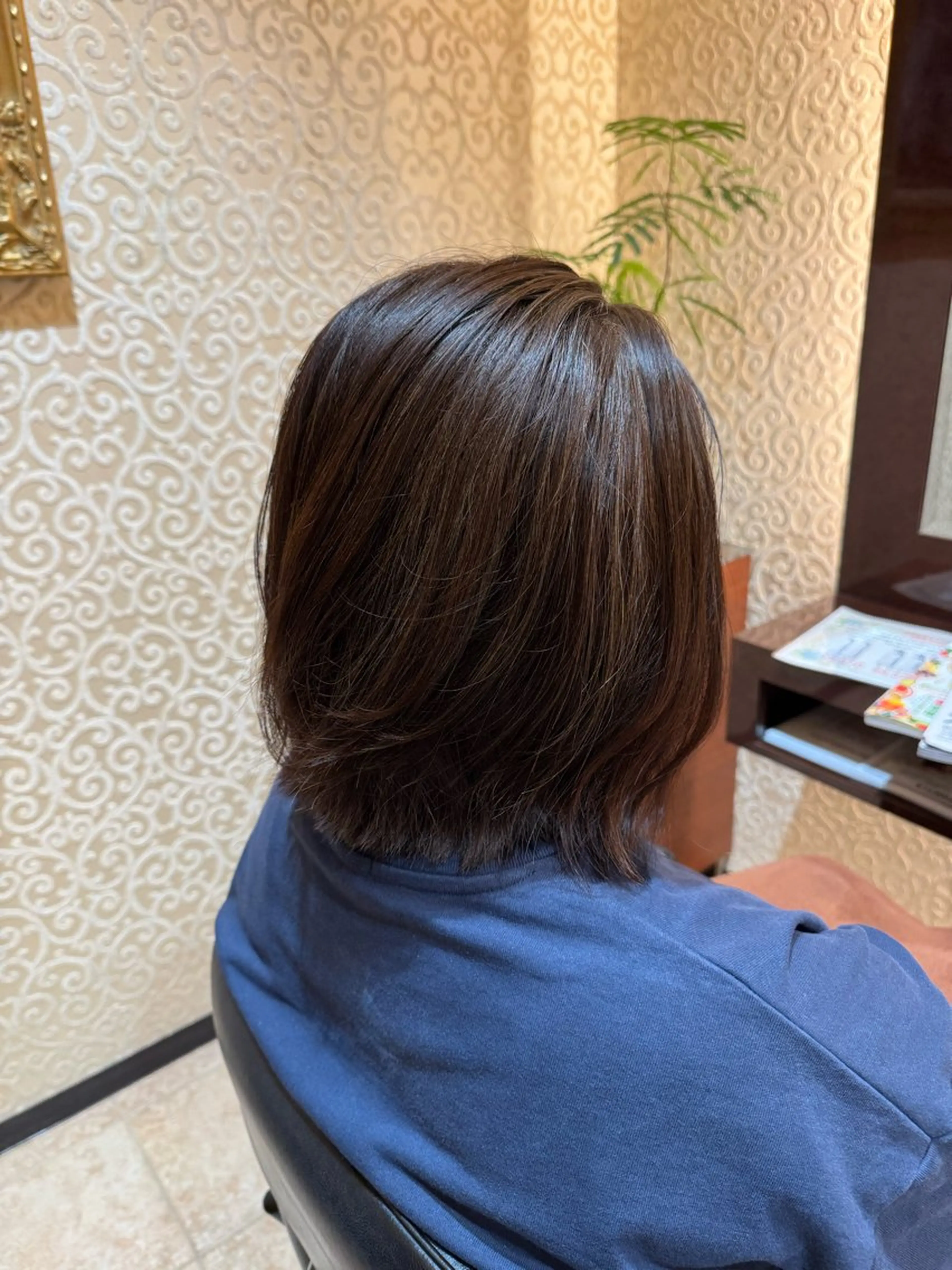 セミロング カラー 郷右近 すずのヘアスタイル