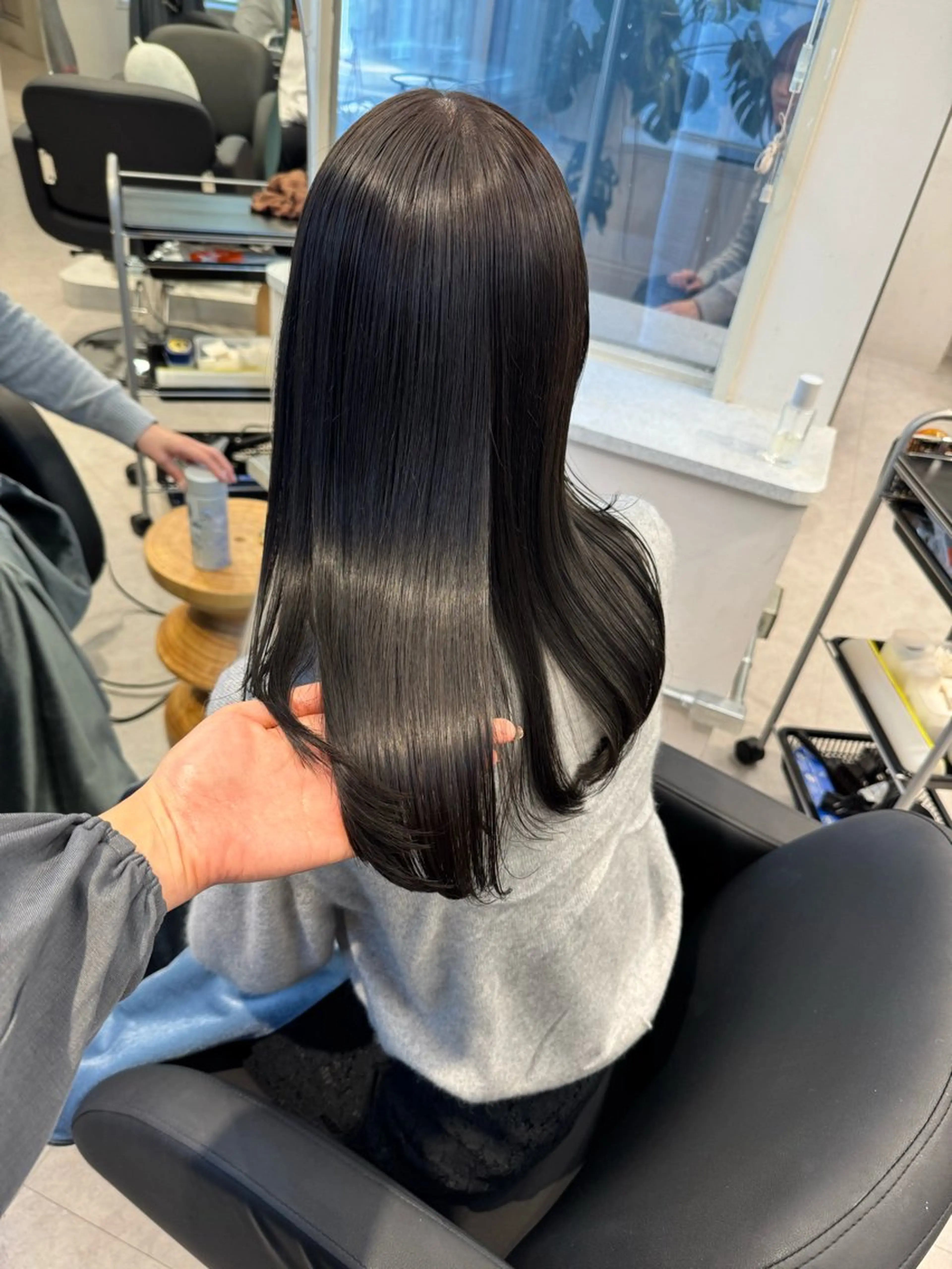 ☘️minimo限定スペシャル☘️【オリジナル似合わせカット+透明感カラー+ウルトワトリートメント+クイックスパ】の写真