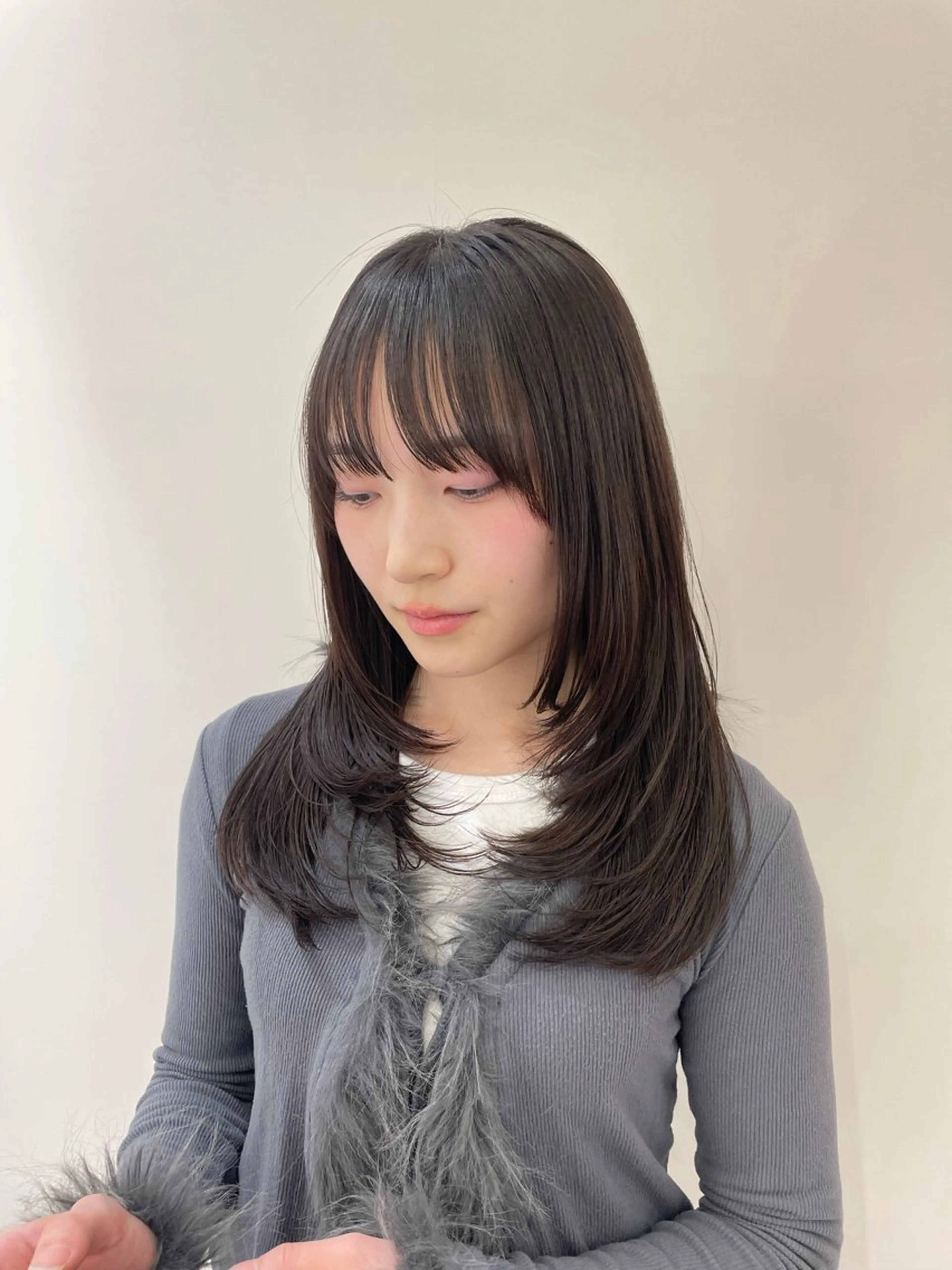 セミロング カラー レイヤーカット スズキ シオリのヘアスタイル