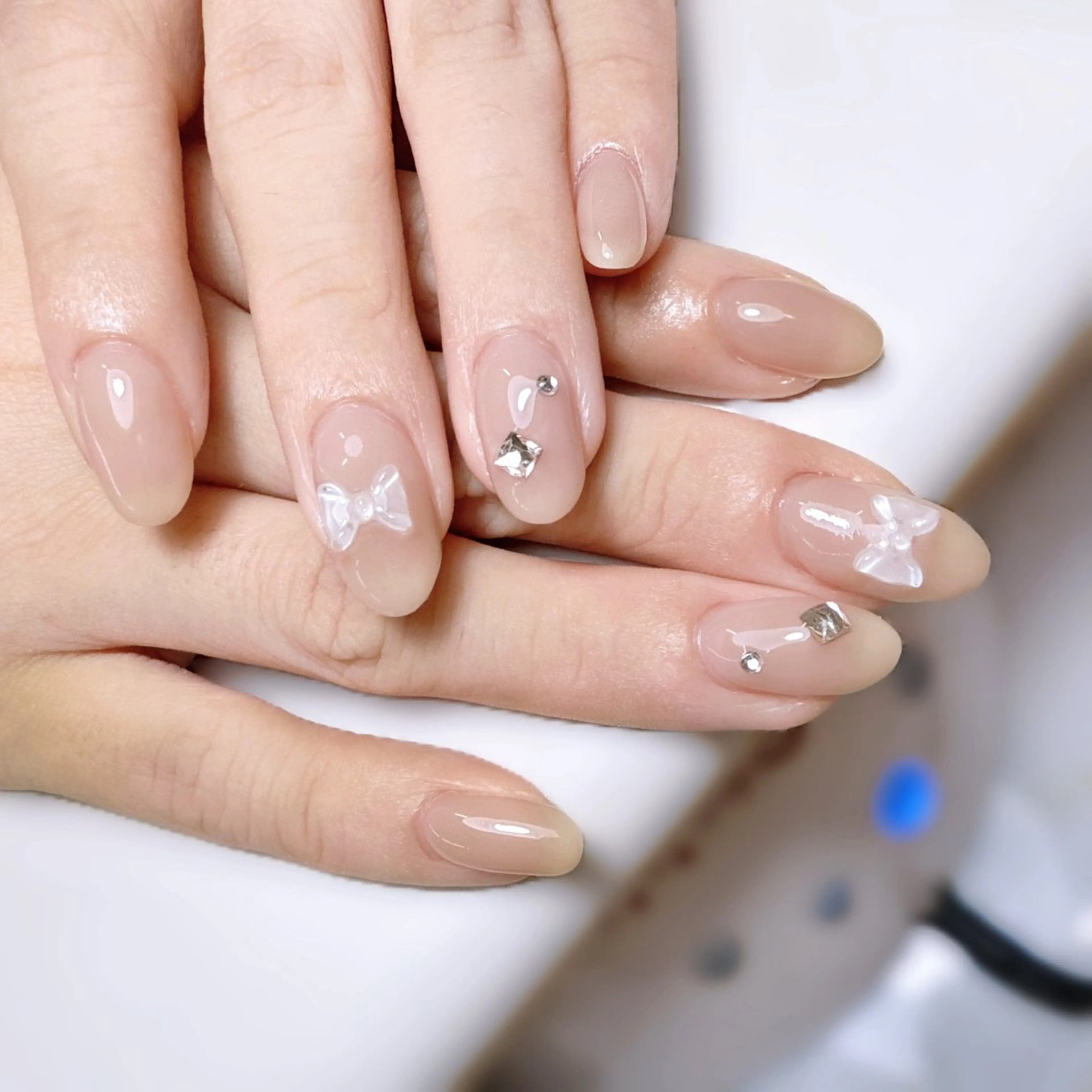 ネイル ハンドネイル グロー ネイルのネイルデザイン