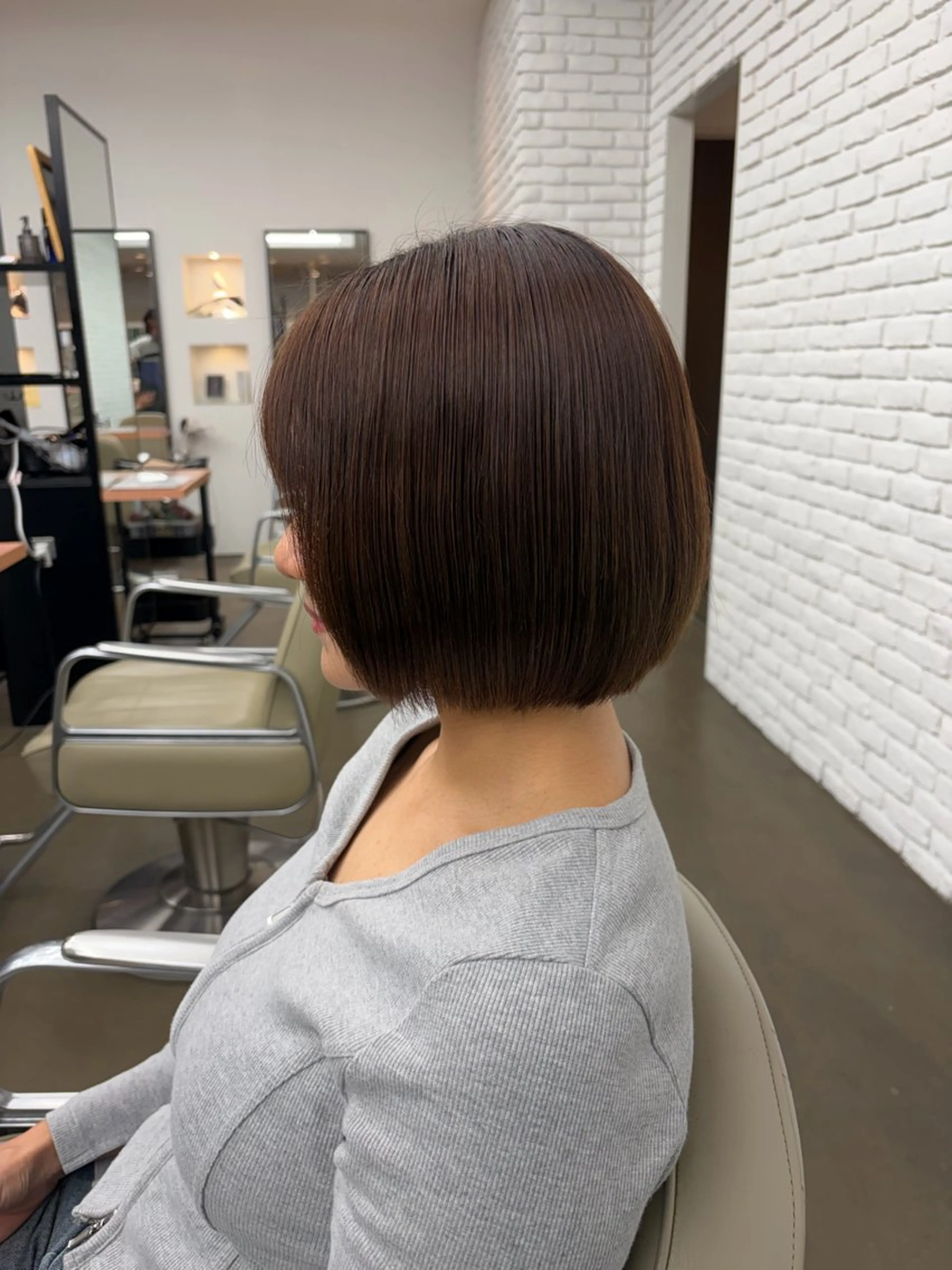 ショート 切りっぱなしボブ ボブ DIFINOaoyama所属・🎧ayaka/ボブ /透明感カラー🩵のヘアスタイル