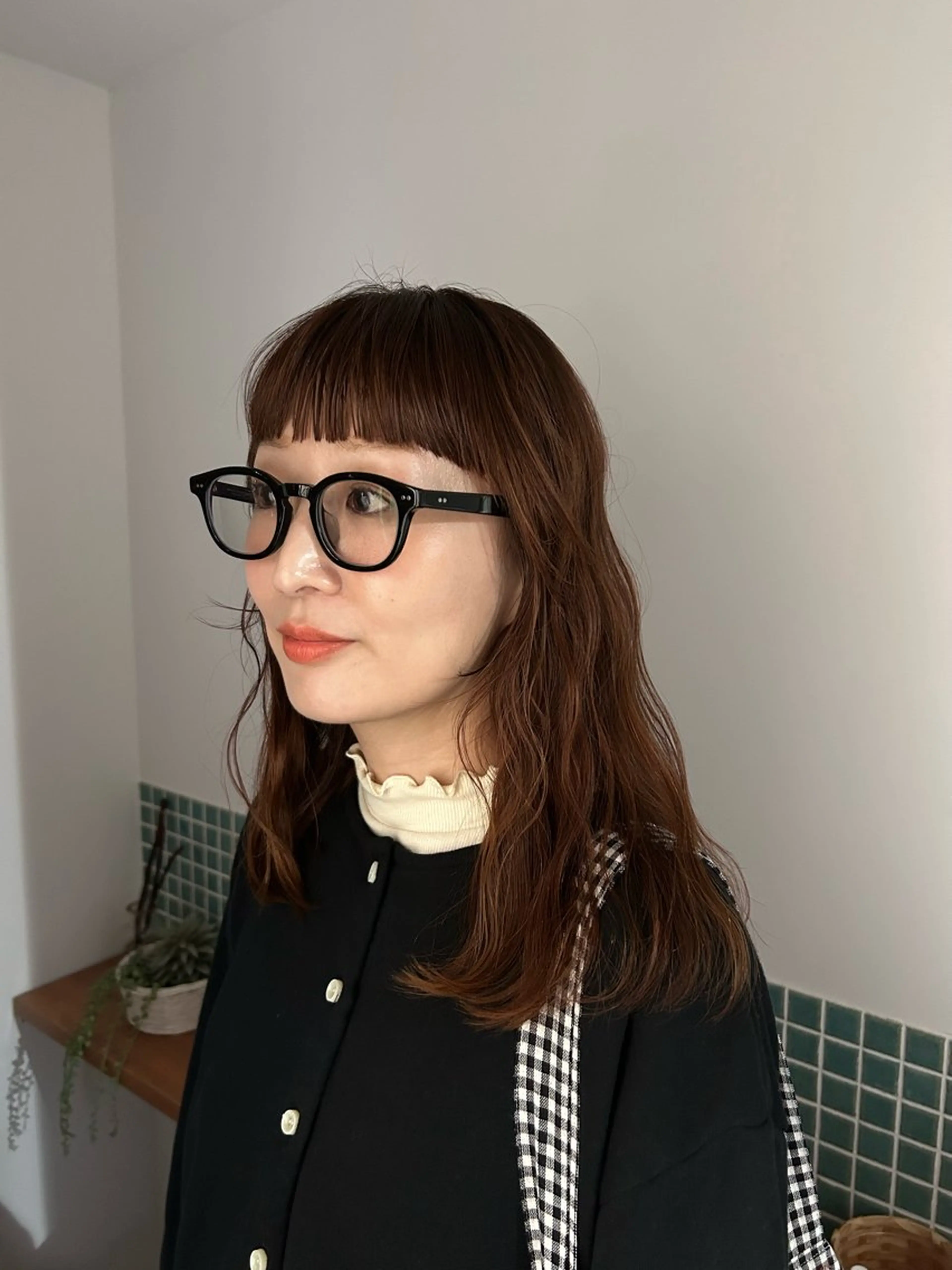 ミディアム カラー カット ヘアカラー ~洗練ナチュラル~ 🪵 岡田 知佳のヘアスタイル