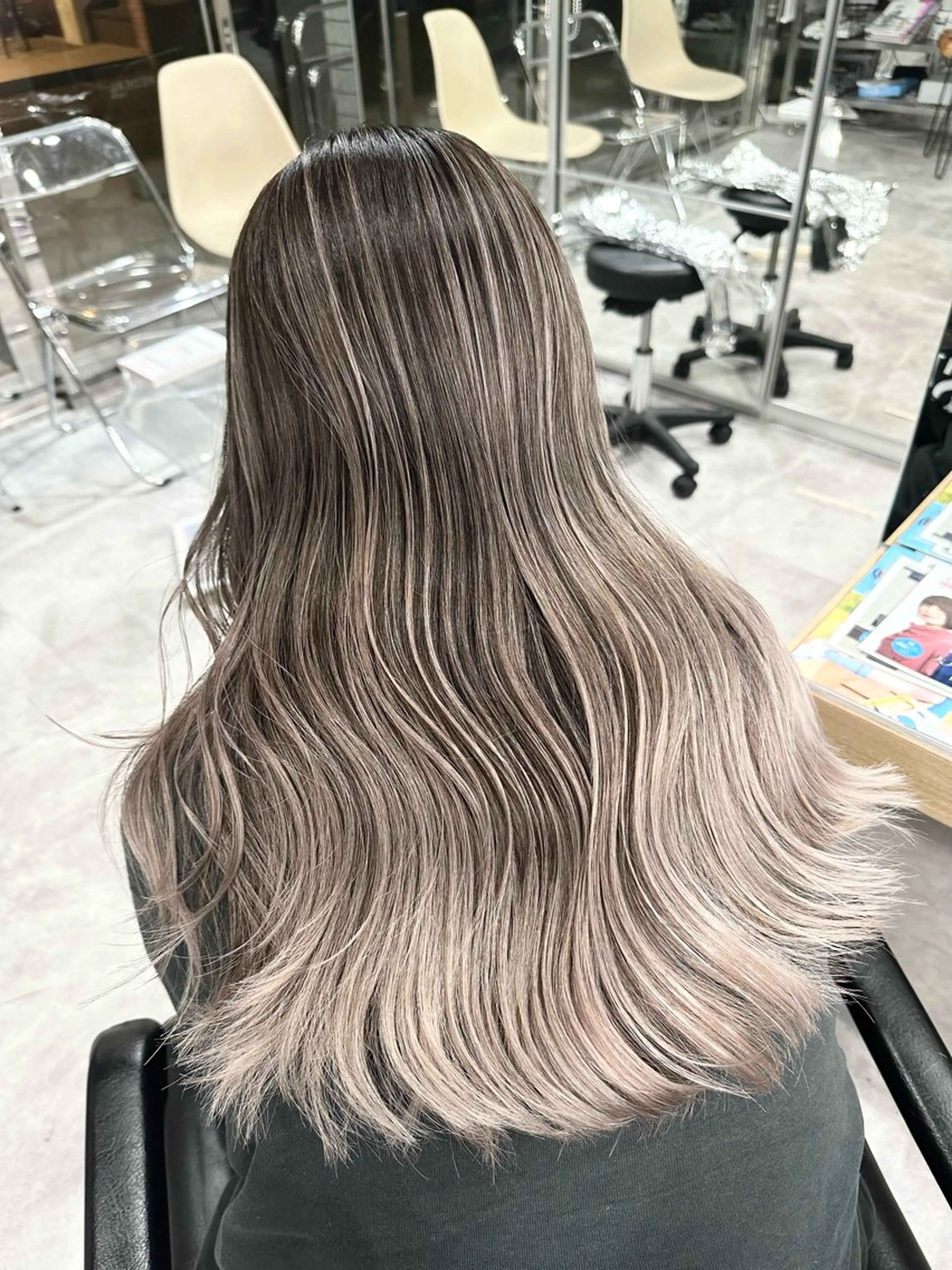 ロング カラー りょうへい/ 全頭ブリーチ/渋谷のヘアスタイル