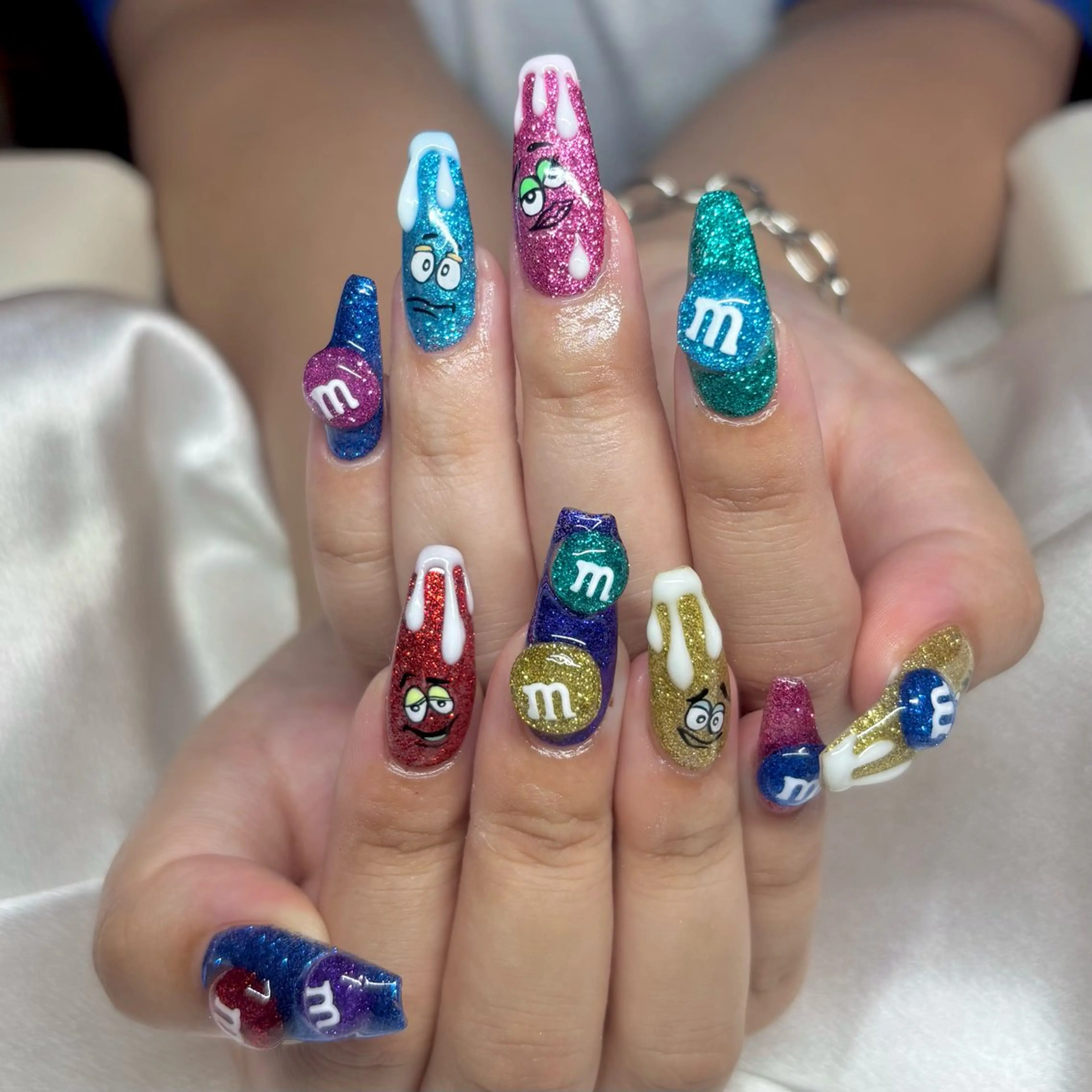 ネイル ハンドネイル ハンドケア . 未來のネイルデザイン