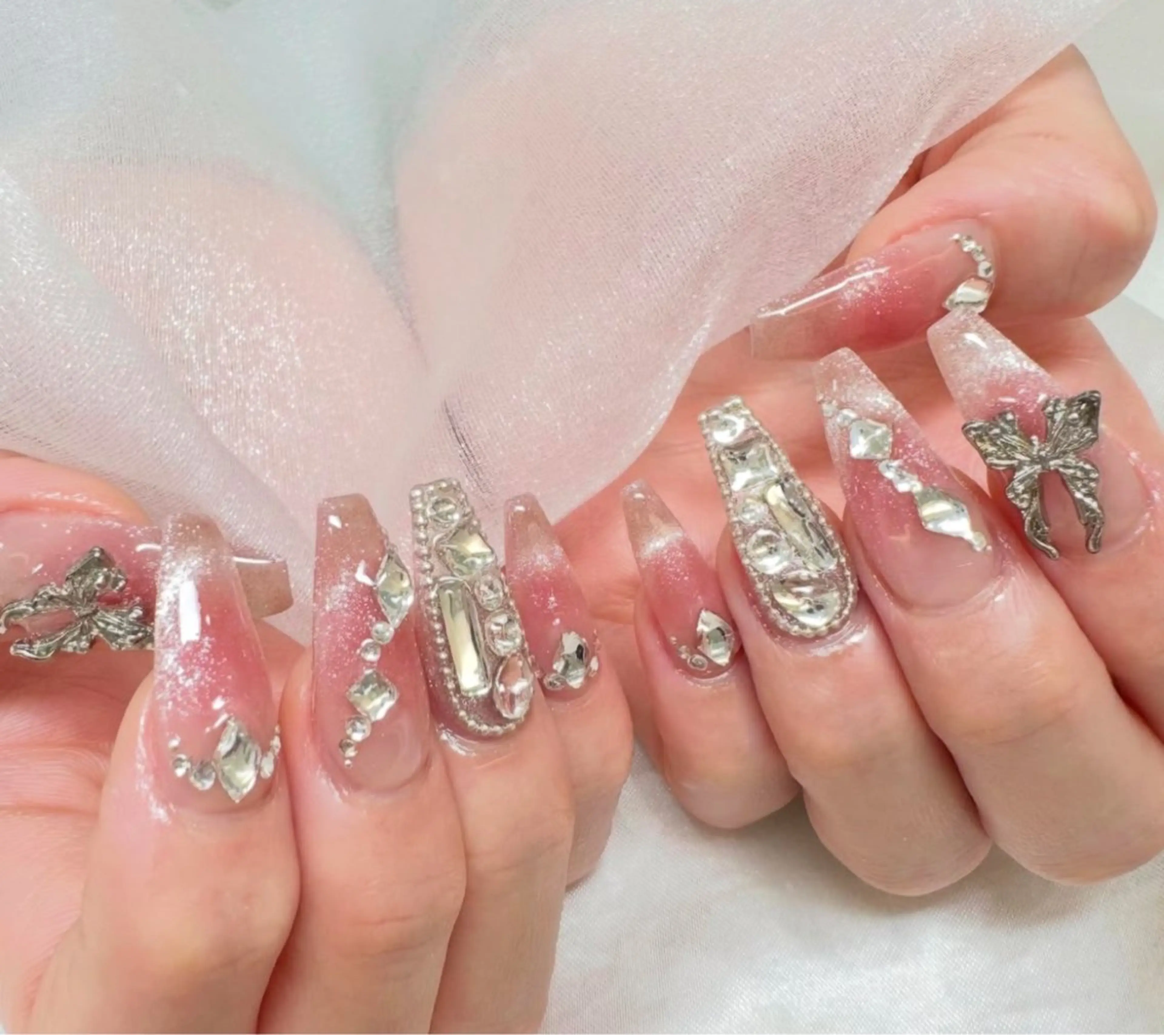 ネイル アートネイル フラワーネイル フレンチネイル ジェルネイル グラデーション ハンドネイル Ryunail所属・Ryu Nail NekoChanのネイルデザイン