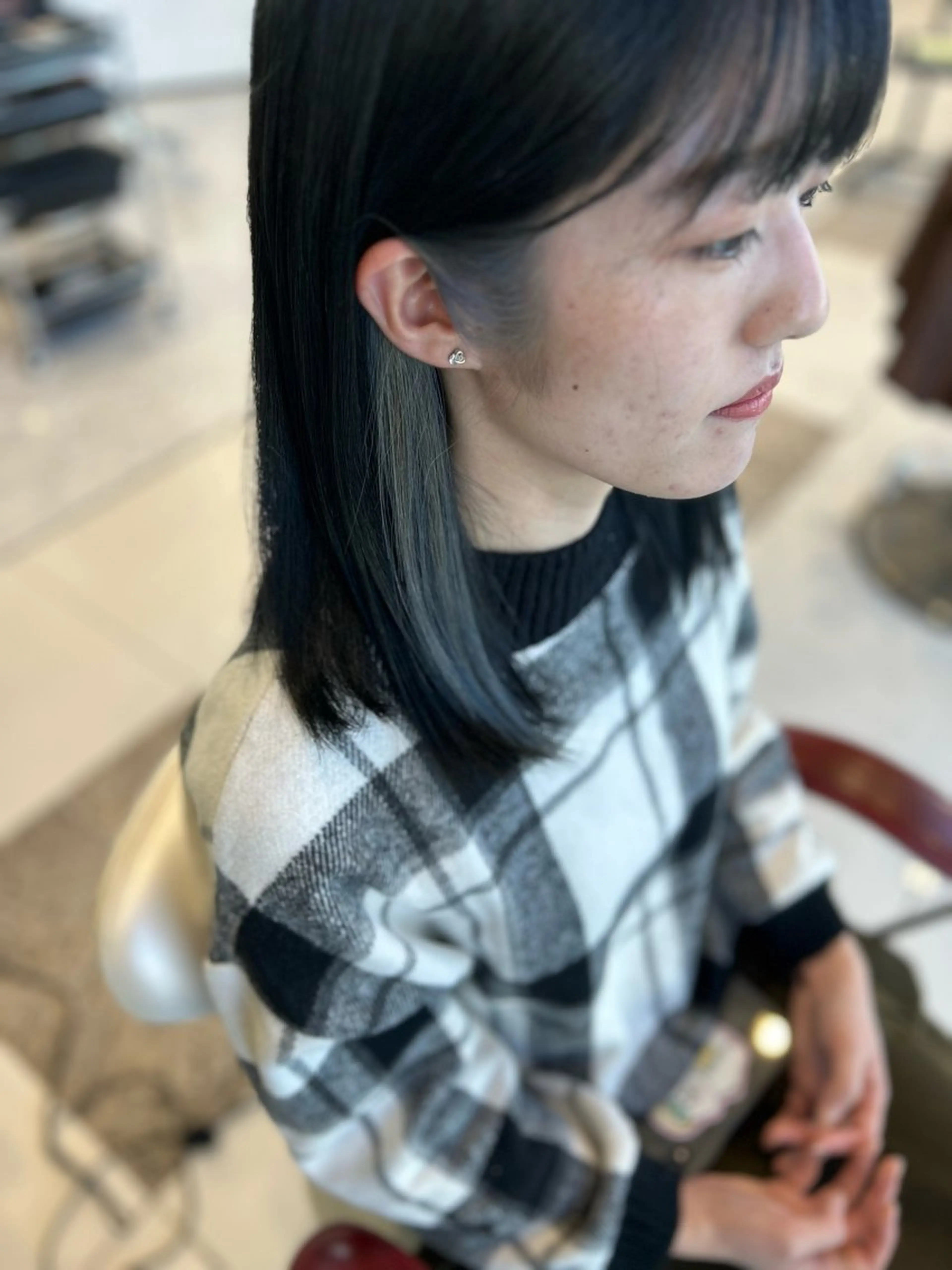 セミロング カラー アッシュ イヤリングカラー 鈴木 颯介のヘアスタイル