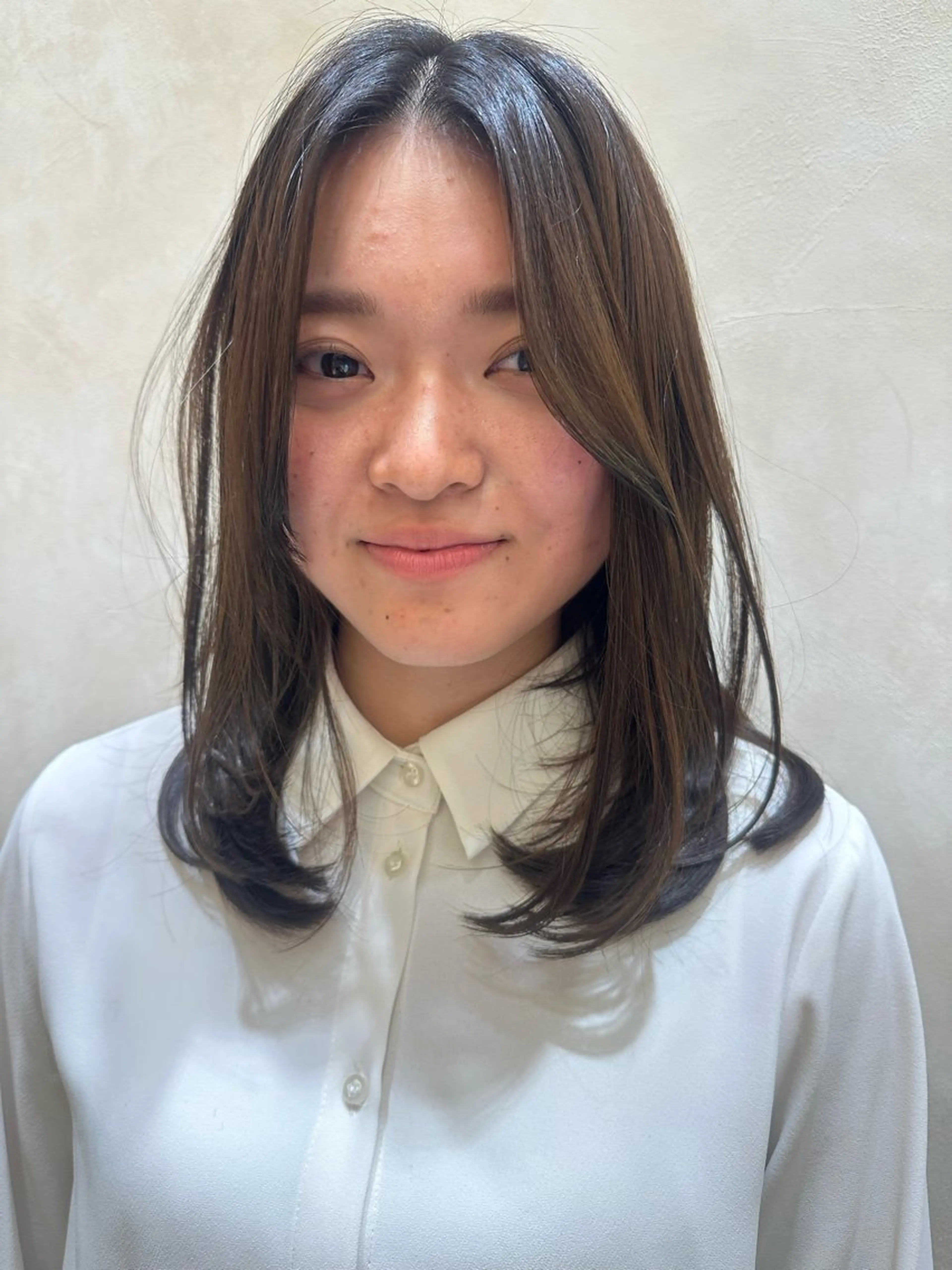 セミロング 顔まわりレイヤー 顔周りカット レイヤーカット kakimoto arms 二子玉川店所属・kakimoto arms 三笘 菜央のヘアスタイル