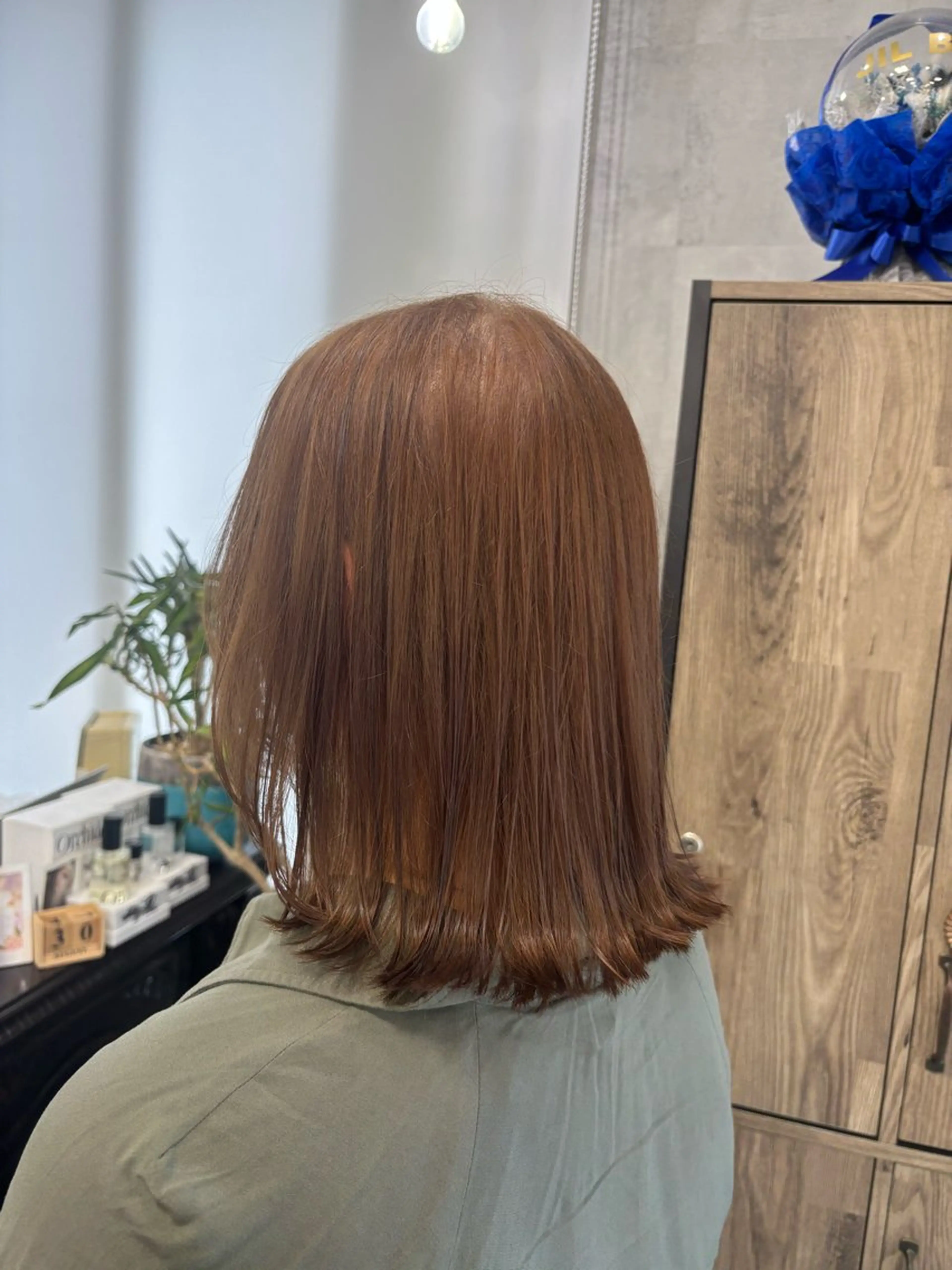 カラー ブリーチ ブリーチなしカラー 市毛 結菜のヘアスタイル