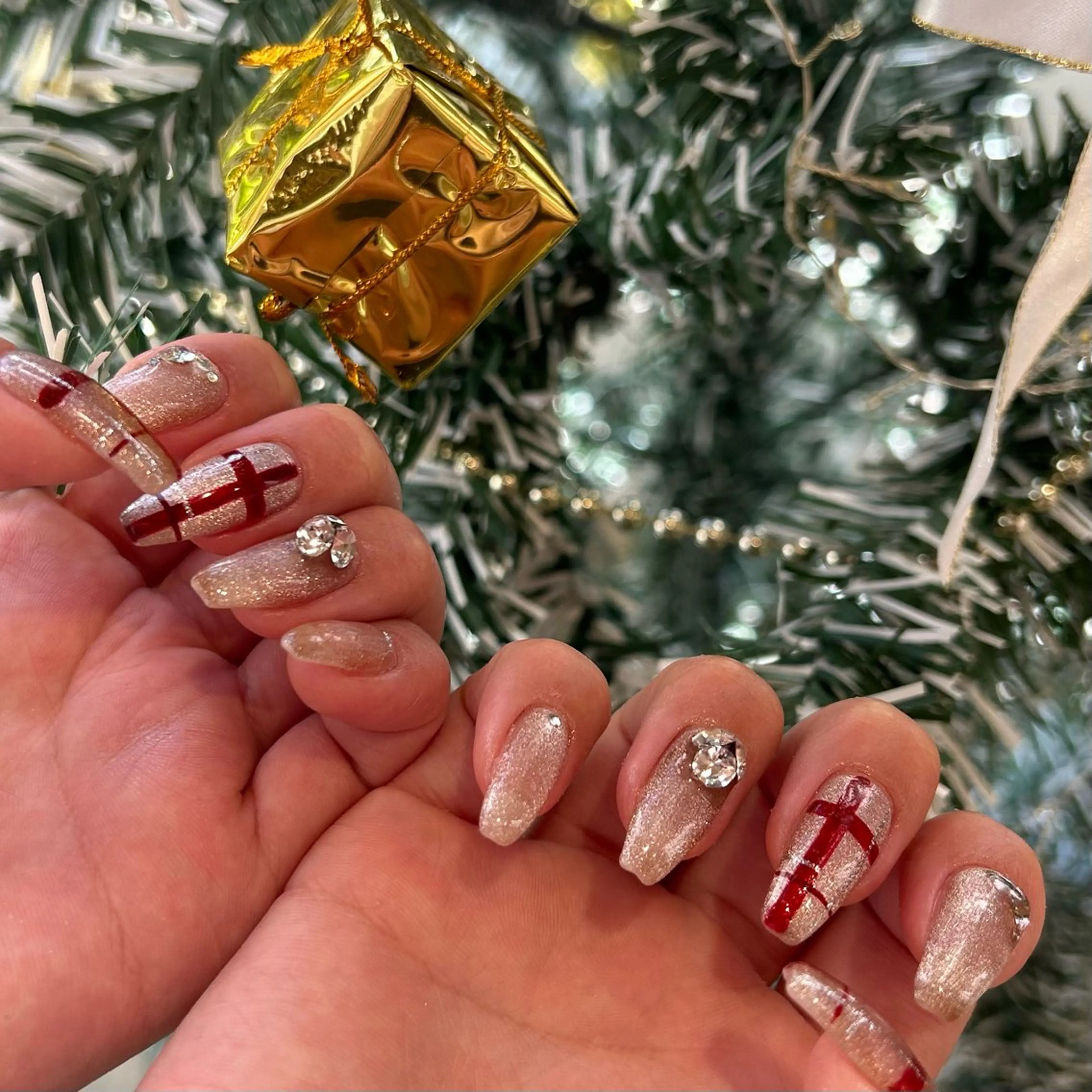 ネイル 冬ネイル クリスマス 🤍Earth笛吹 𝑴𝒂𝒏𝒂🤍のネイルデザイン