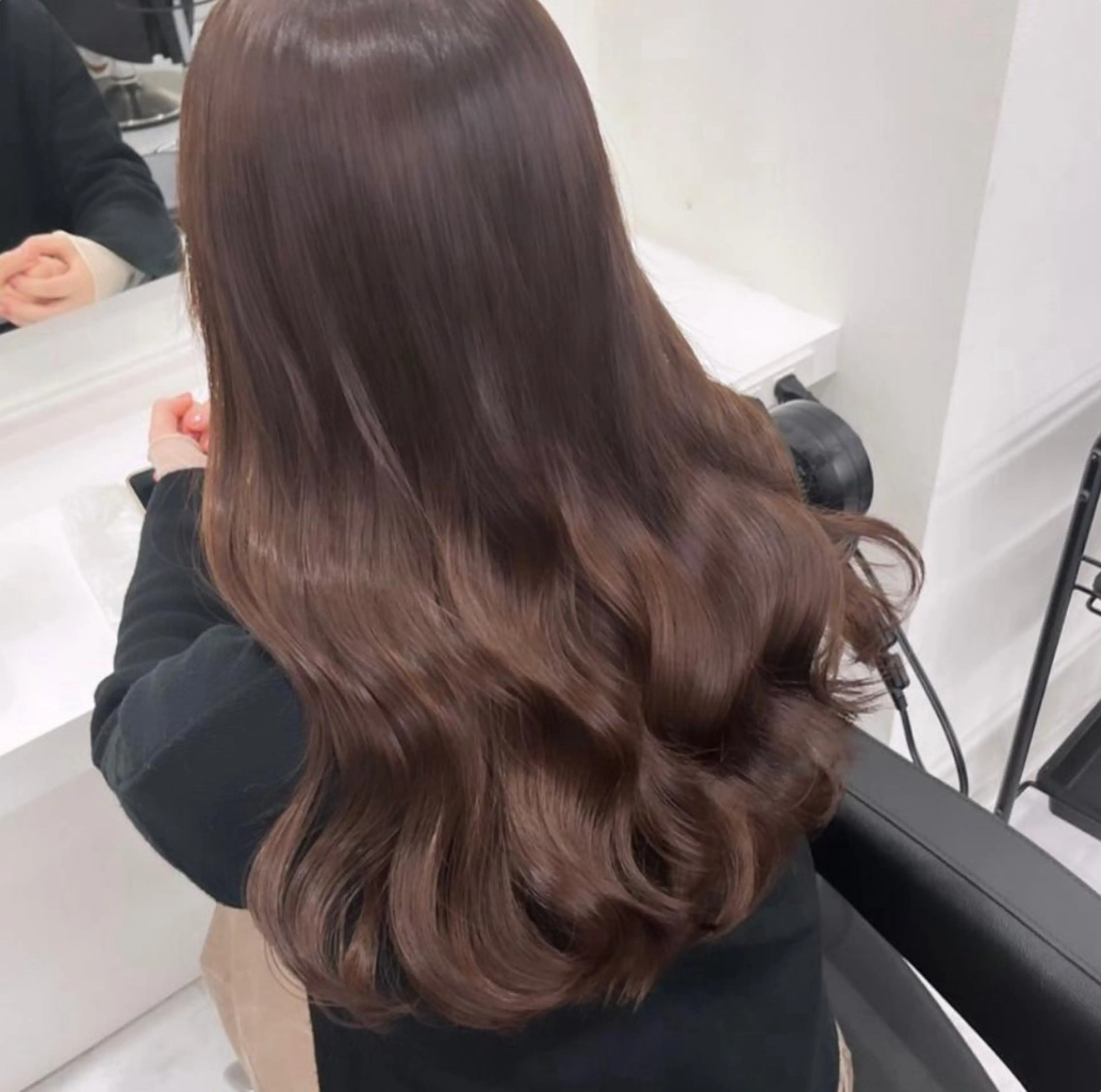 ロング カラー 🫧うる艶トレンド 🫧透明感カラーのヘアスタイル