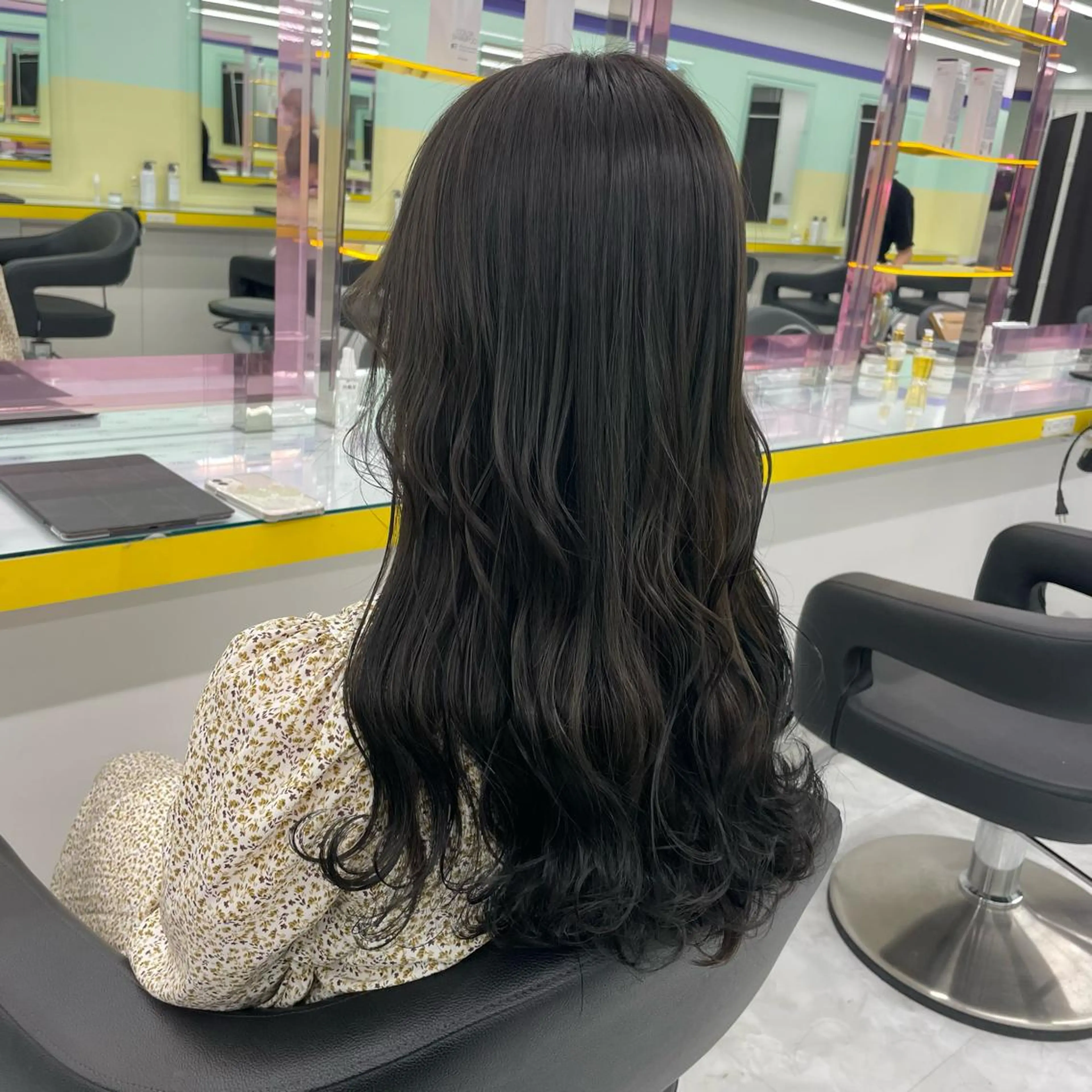 ロング カラー ヘアアレンジ ヘアカラー トリートメント ☁️縮毛矯正✖️ 透明感☁️りくのヘアスタイル