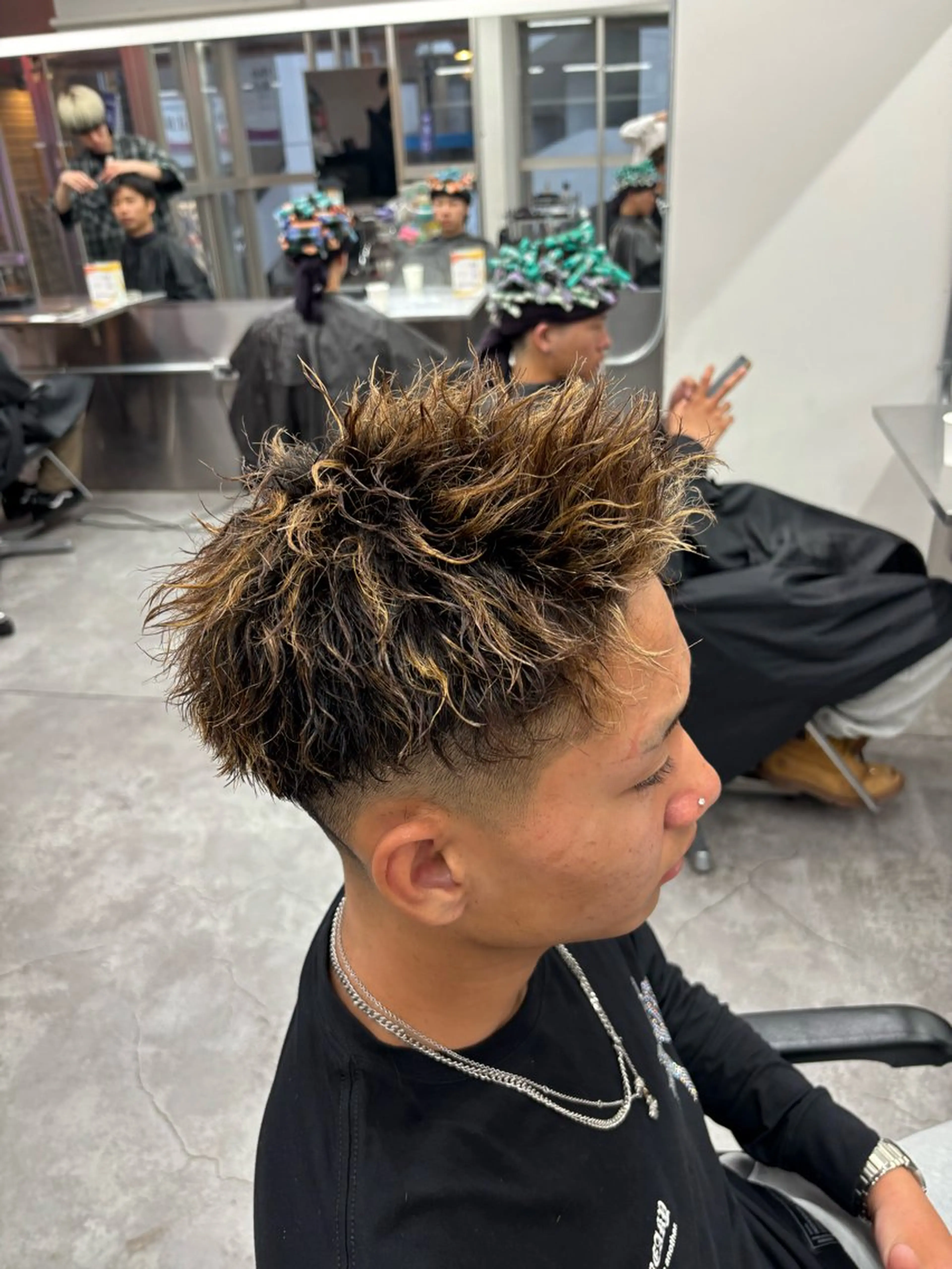 メンズハイトーン 北斗💍レイヤーのヘアスタイル