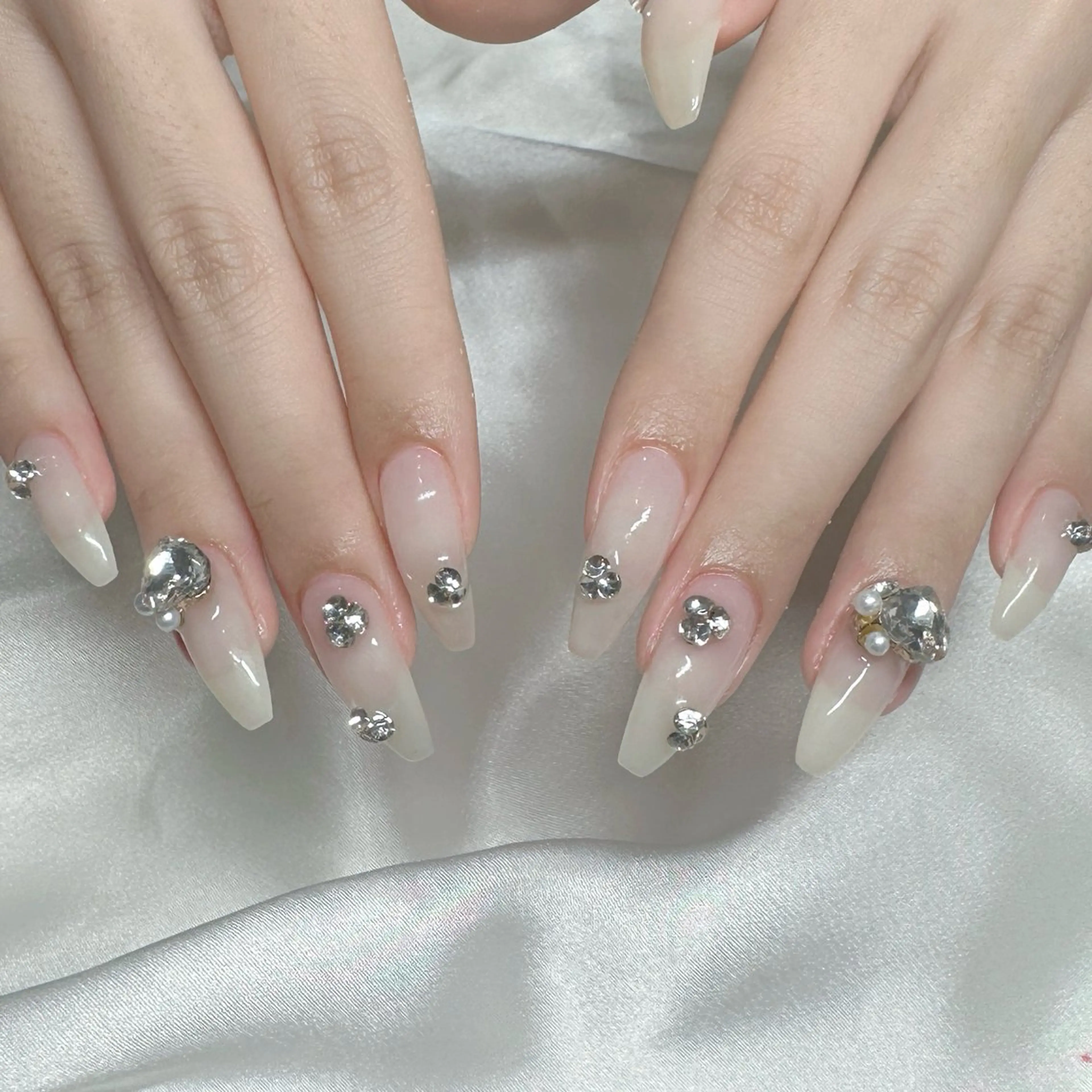 ネイル 韓国ネイル ロングネイル ワンカラーネイル スカルプネイル ワンホンネイル ハンドネイル L'oeillet所属・L'oeillet HIBIKIのネイルデザイン