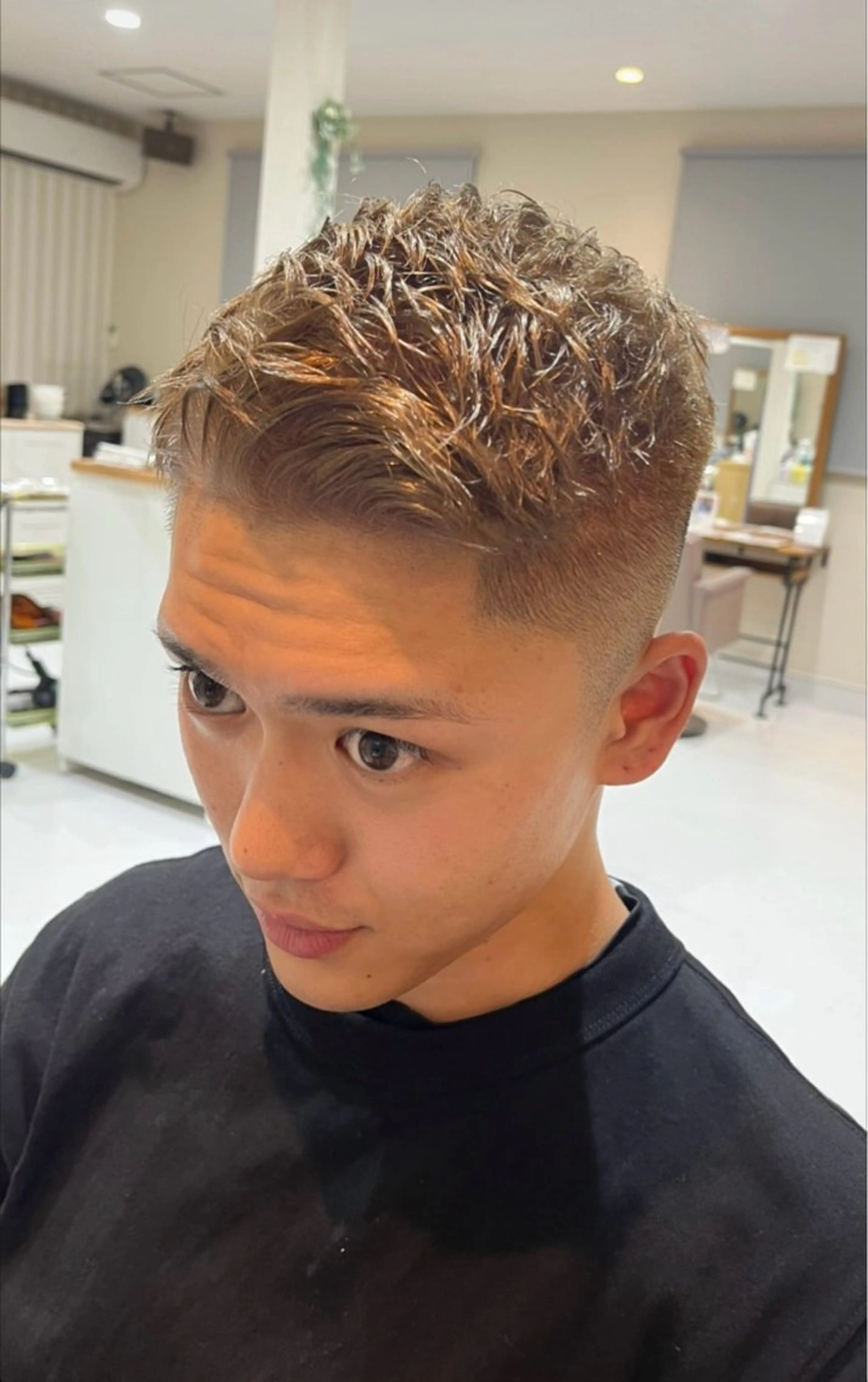 カラー 市川 知樹のヘアスタイル