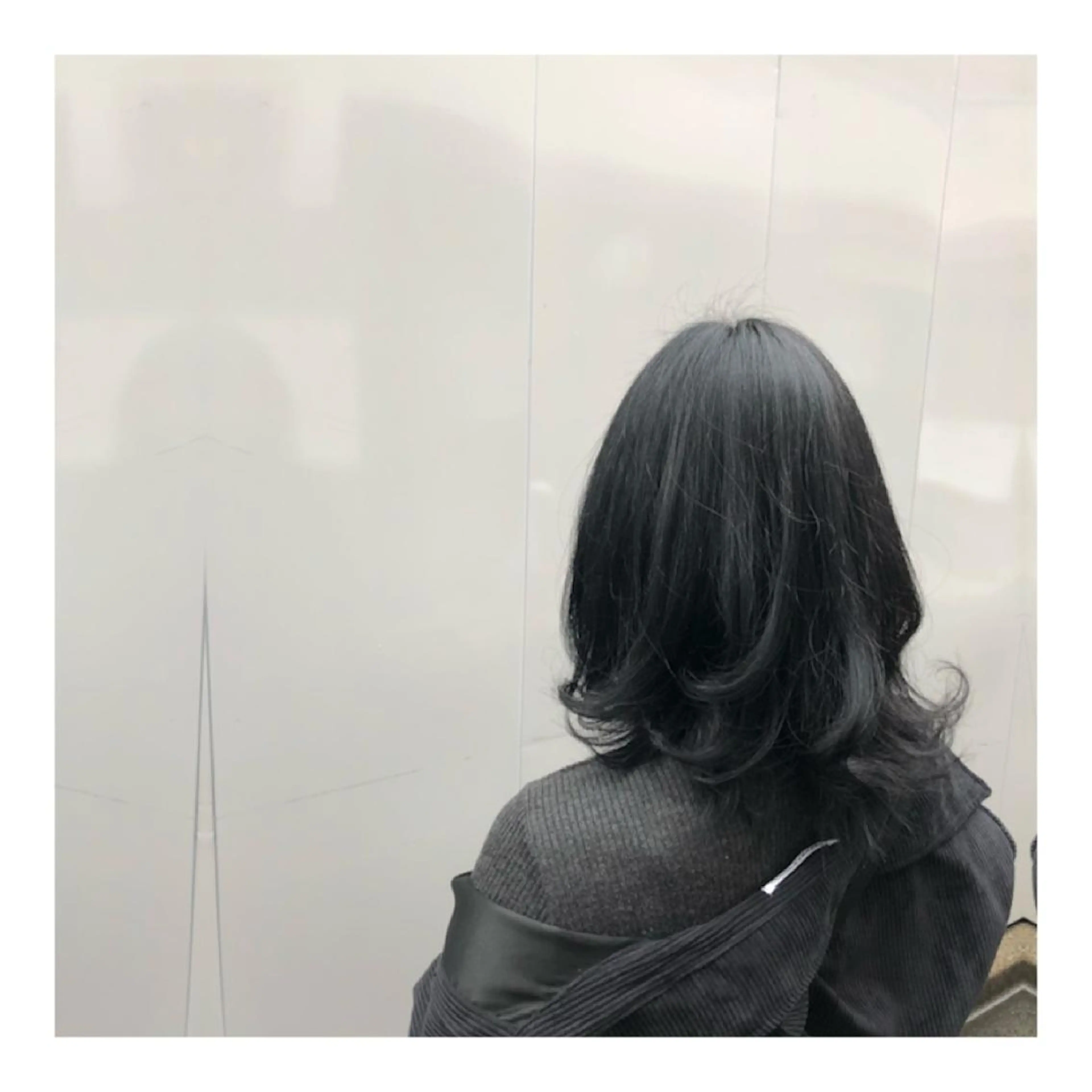 ミディアム カラー ネイビーカラー Joshua / 素髪改善のヘアスタイル