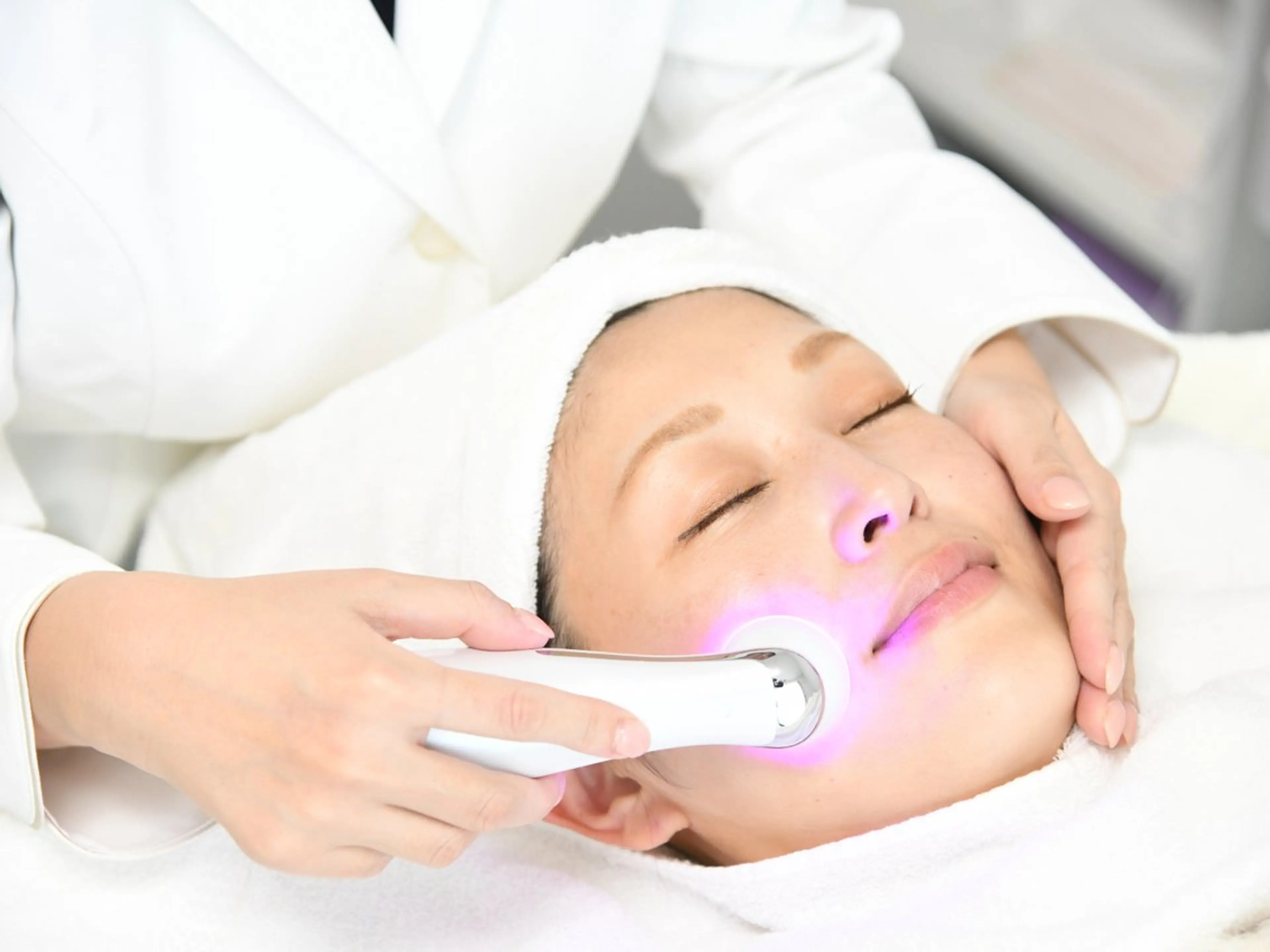 鼻の黒ずみ・詰まり徹底除去！鼻集中エクストラクション×ピーリング　　90分【エクストラクション初めての方にもオススメ】の写真