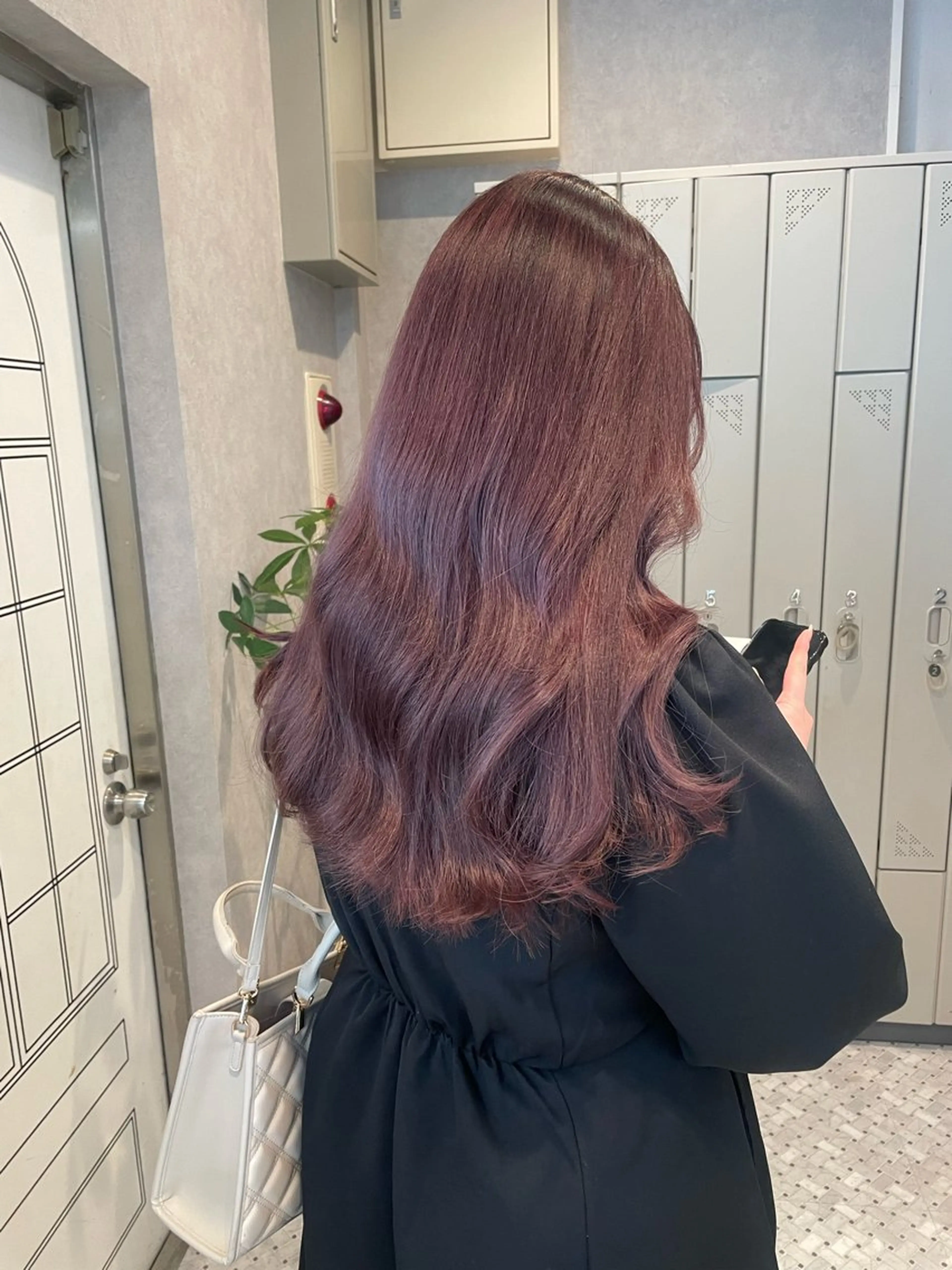 ロング 女性スタイリスト専門サロン Zina 天神西通り所属・艶髪韓国ヘア MANAMI🎀のヘアスタイル