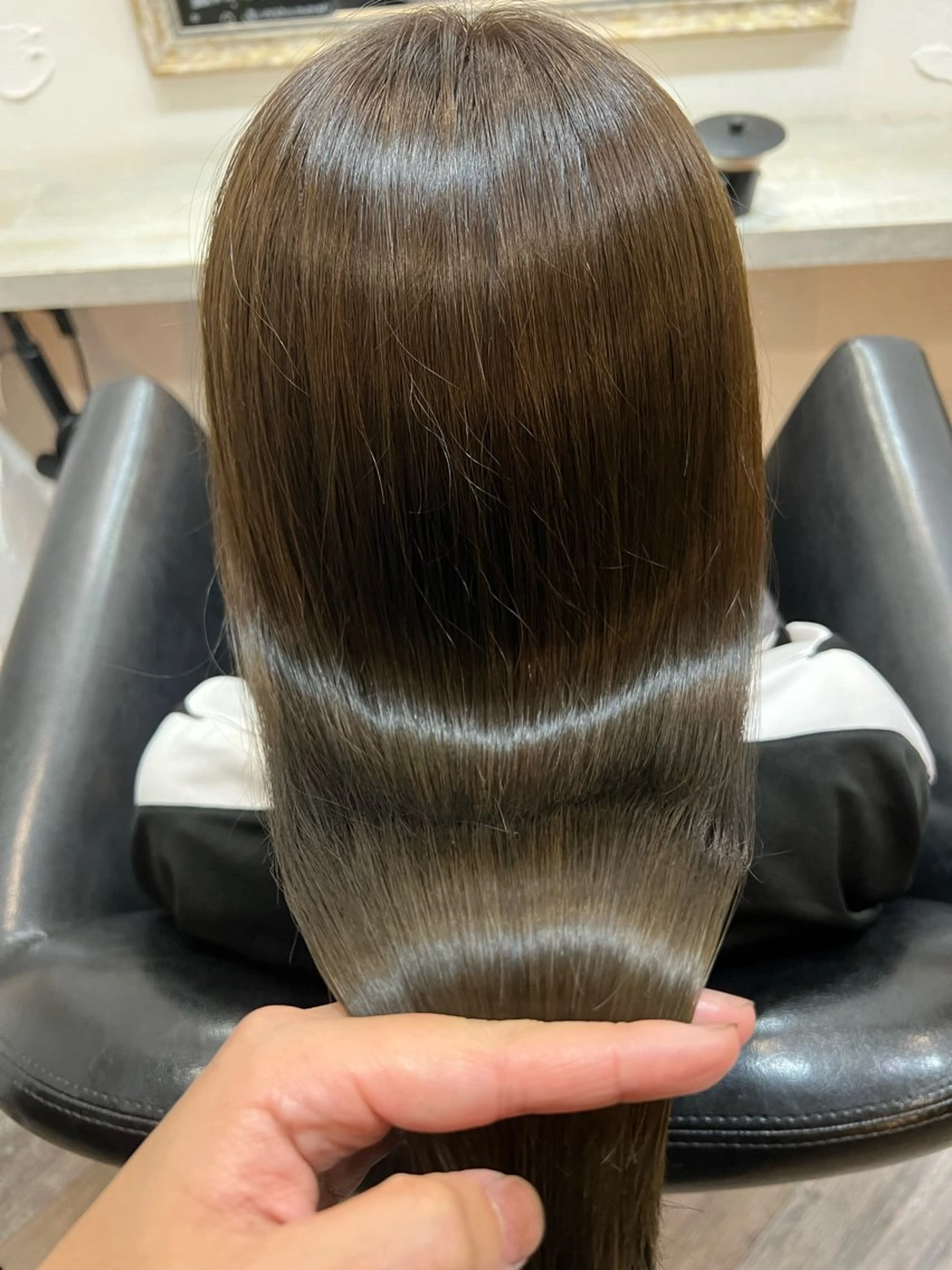 ロング カラー 若泉 瀬菜のヘアスタイル